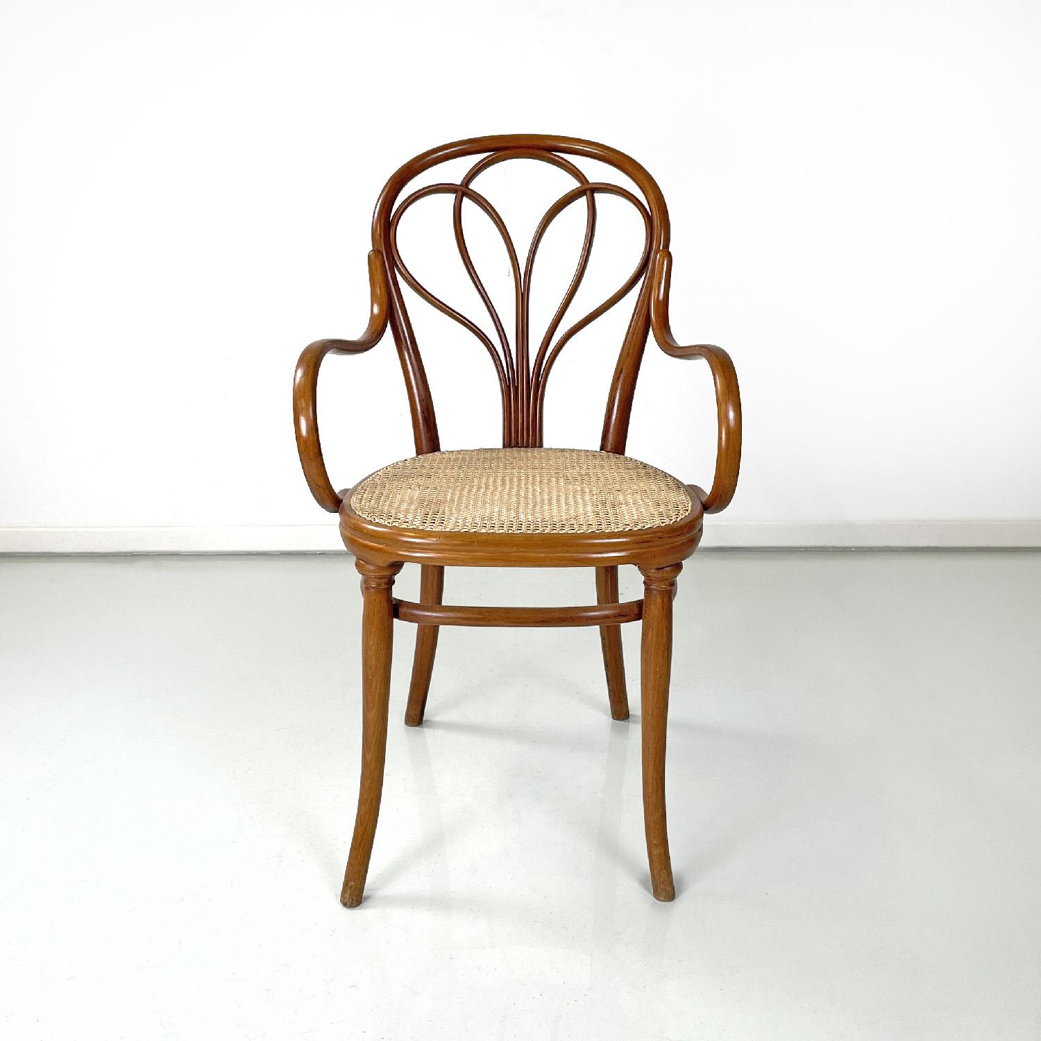Austrian antique wooden Thonet armchair with Vienna straw, early 1900s In Good Condition For Sale In MIlano, IT