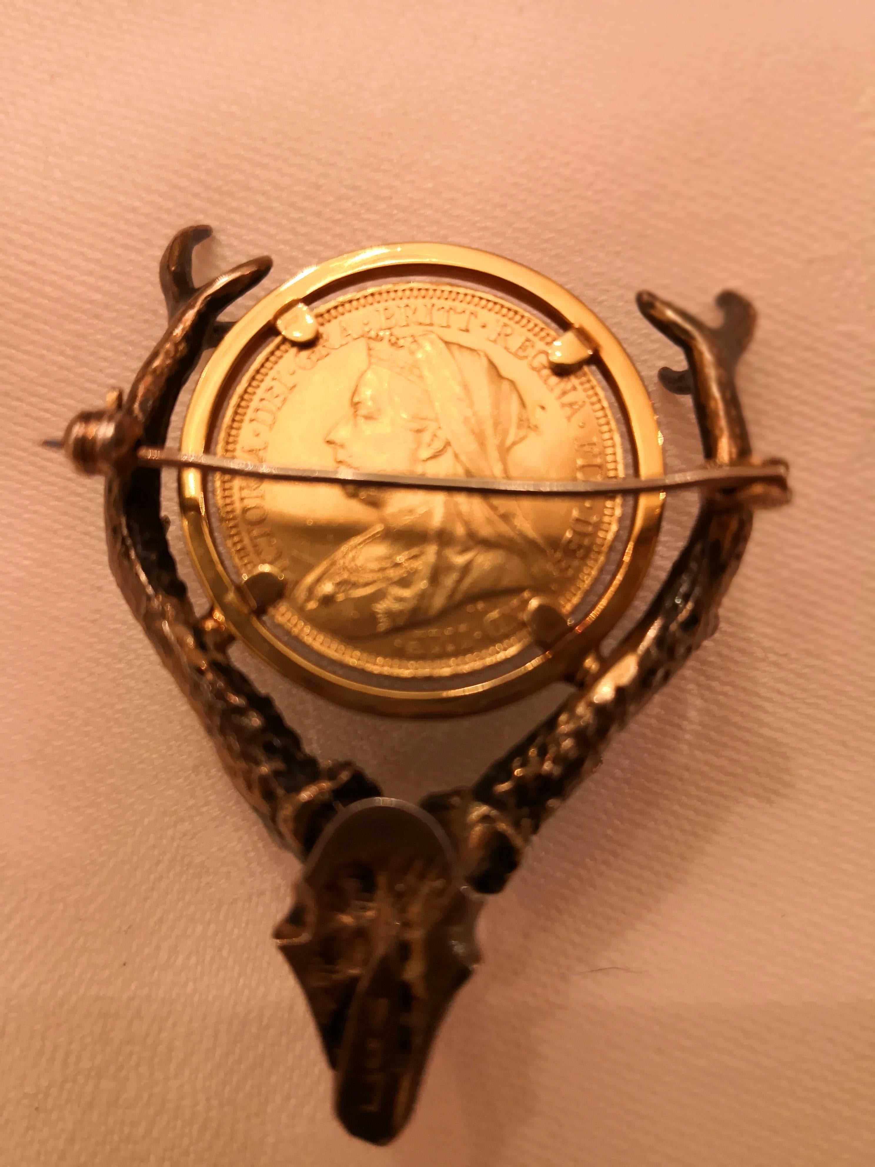 Österreichische Geweihbrosche mit englischer Goldmedaille (Silber) im Angebot