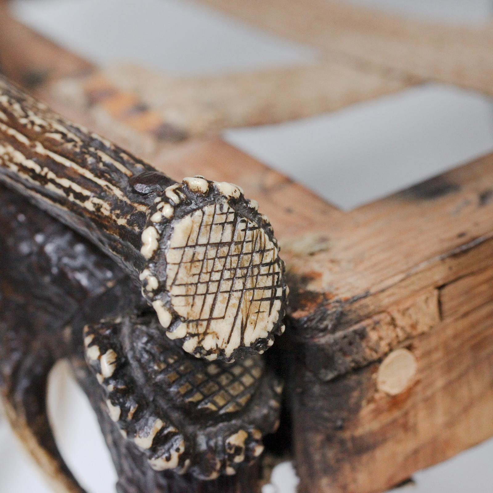 XIXe siècle Chaise en bois autrichienne en vente