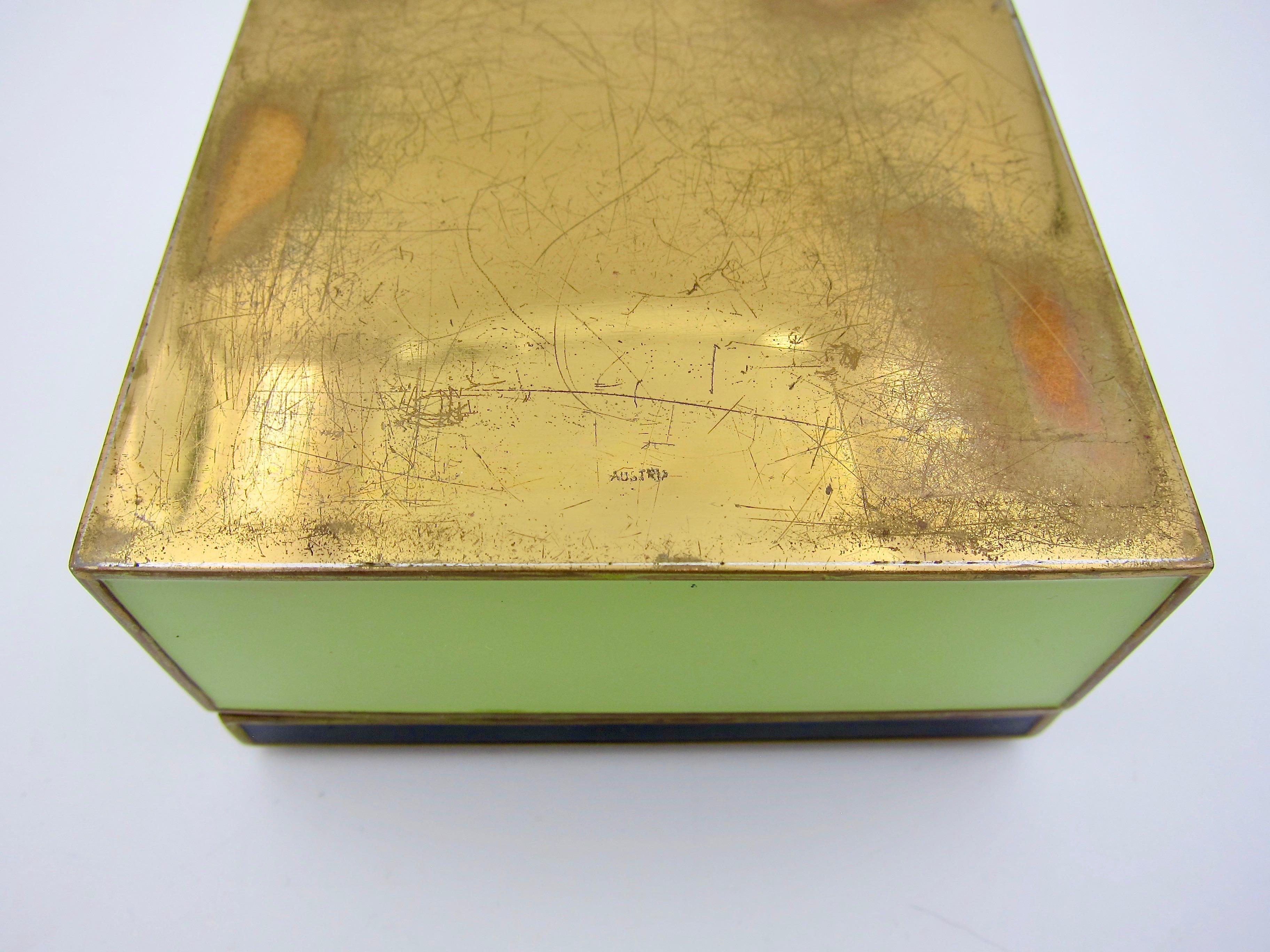 Austrian Art Deco Box with Polychrome Enamel Avant Garde Decor, circa 1930 4