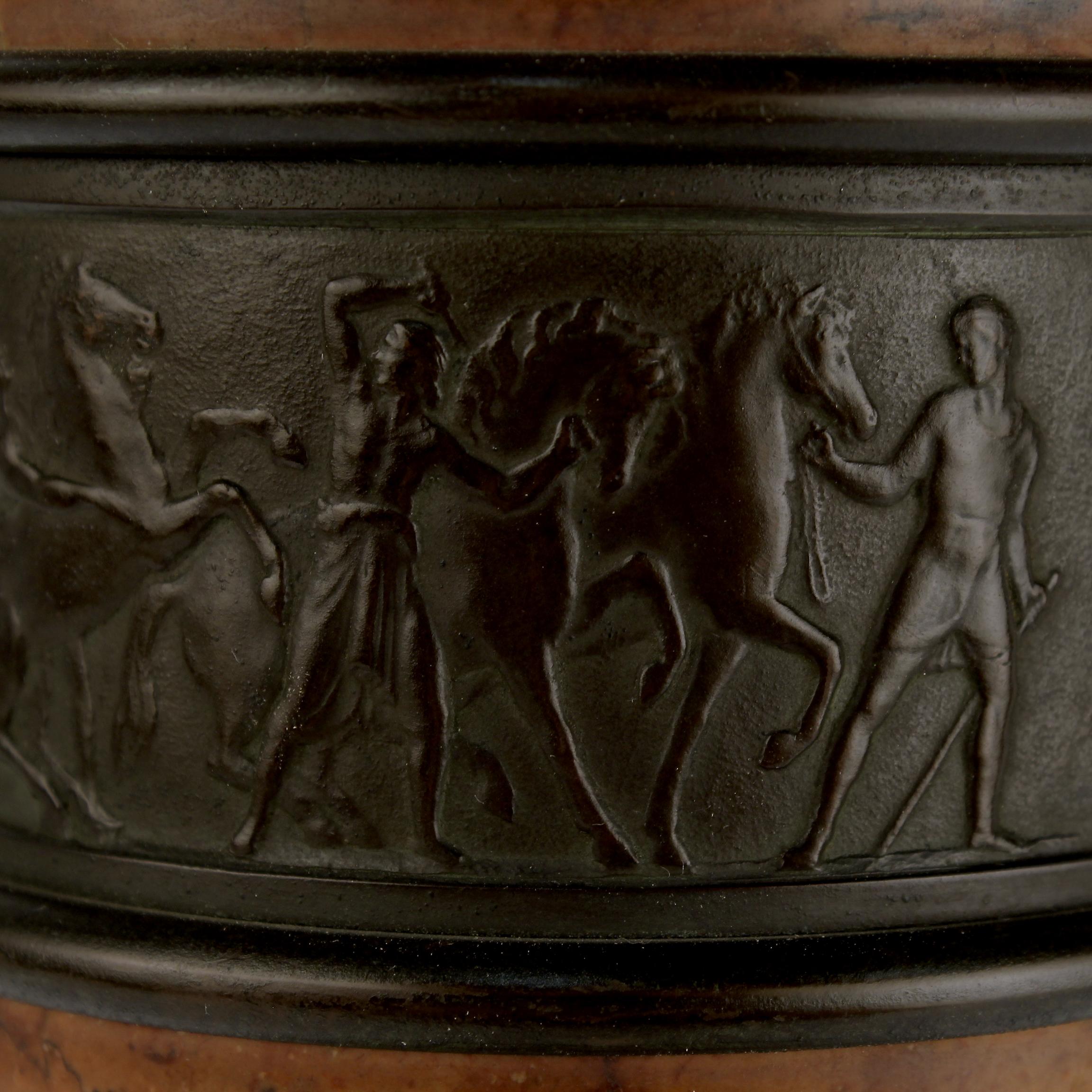 Lámpara austriaca Art Déco de bronce y mármol rojizo Vendida por B. Altman & Co. en venta 6