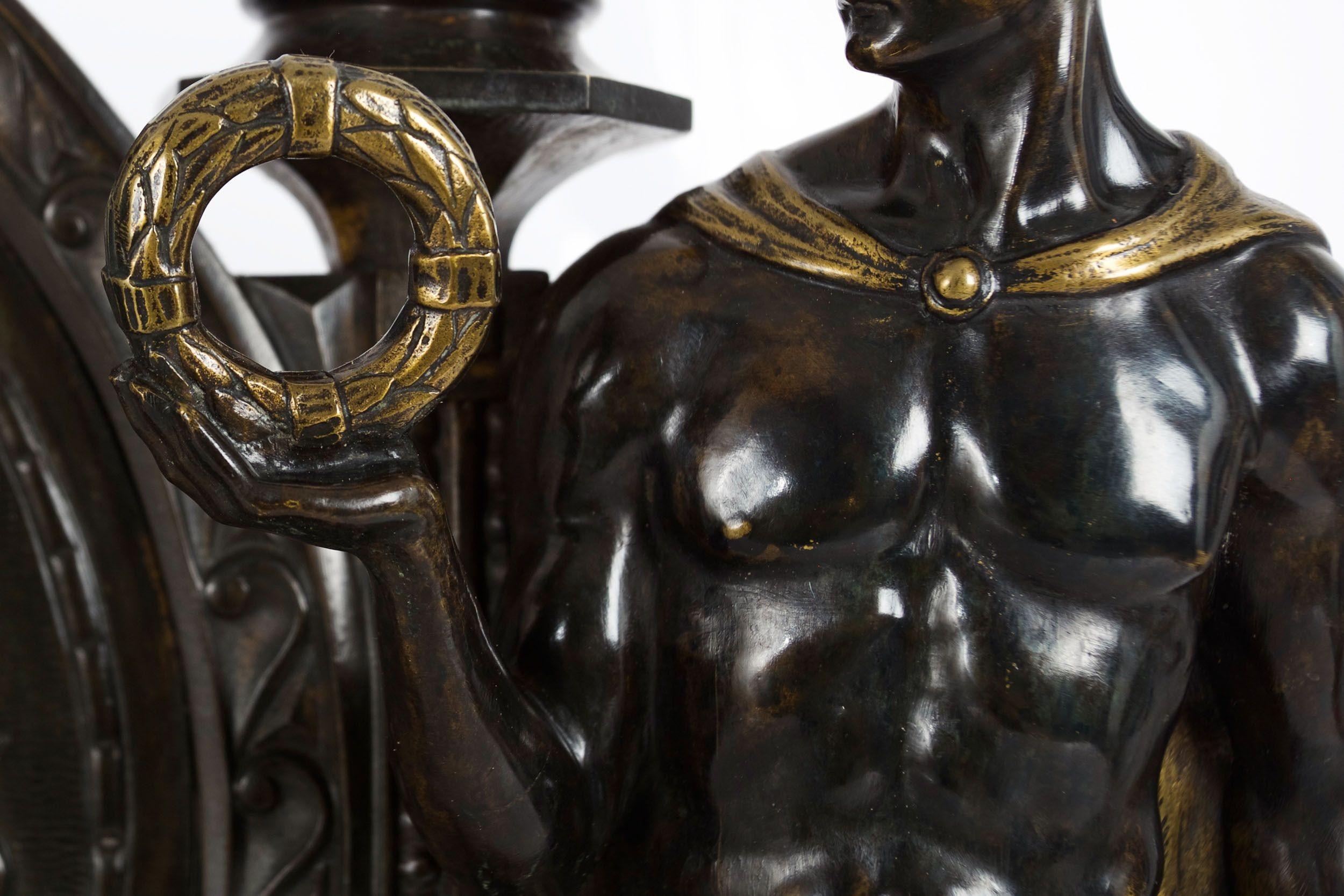 Reloj de chimenea austriaco Art Déco en bronce esculpido por Anton Grath hacia 1925 Bronce en venta