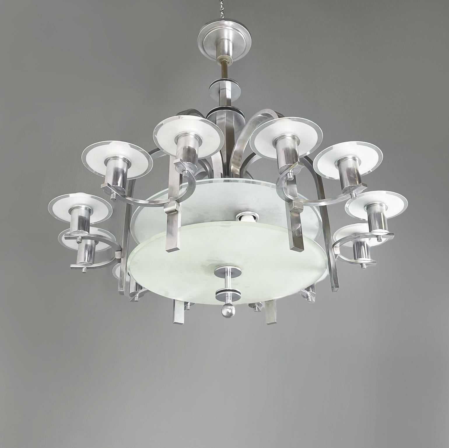 Early 20th Century Austrian Art Deco Chandelier with twelve lights in metal and glass, 1920s For Sale