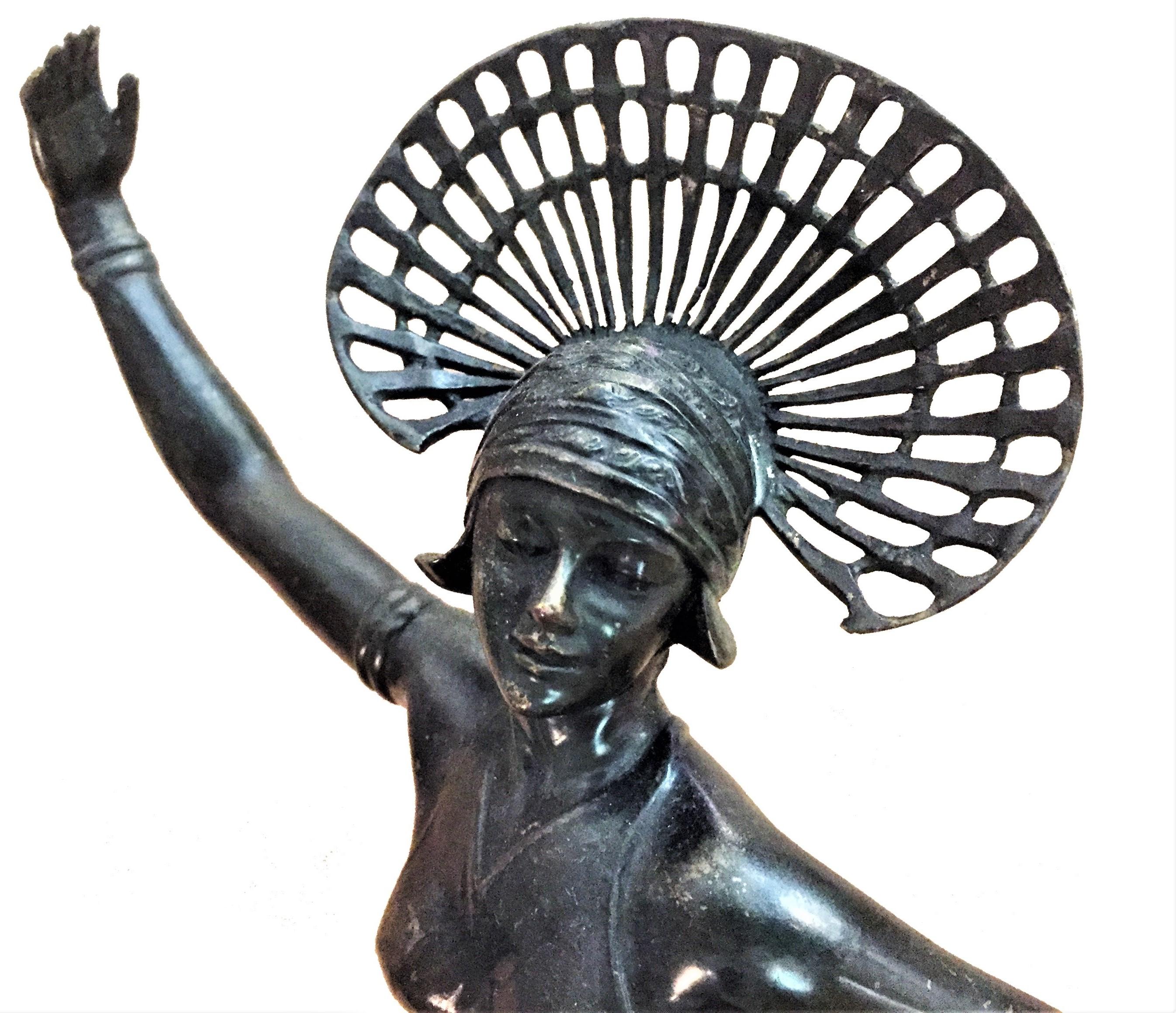 Lampe Art Déco autrichienne, danseuse, bronze patiné, onyx et marbre, vers les années 1920 Bon état - En vente à New York, NY