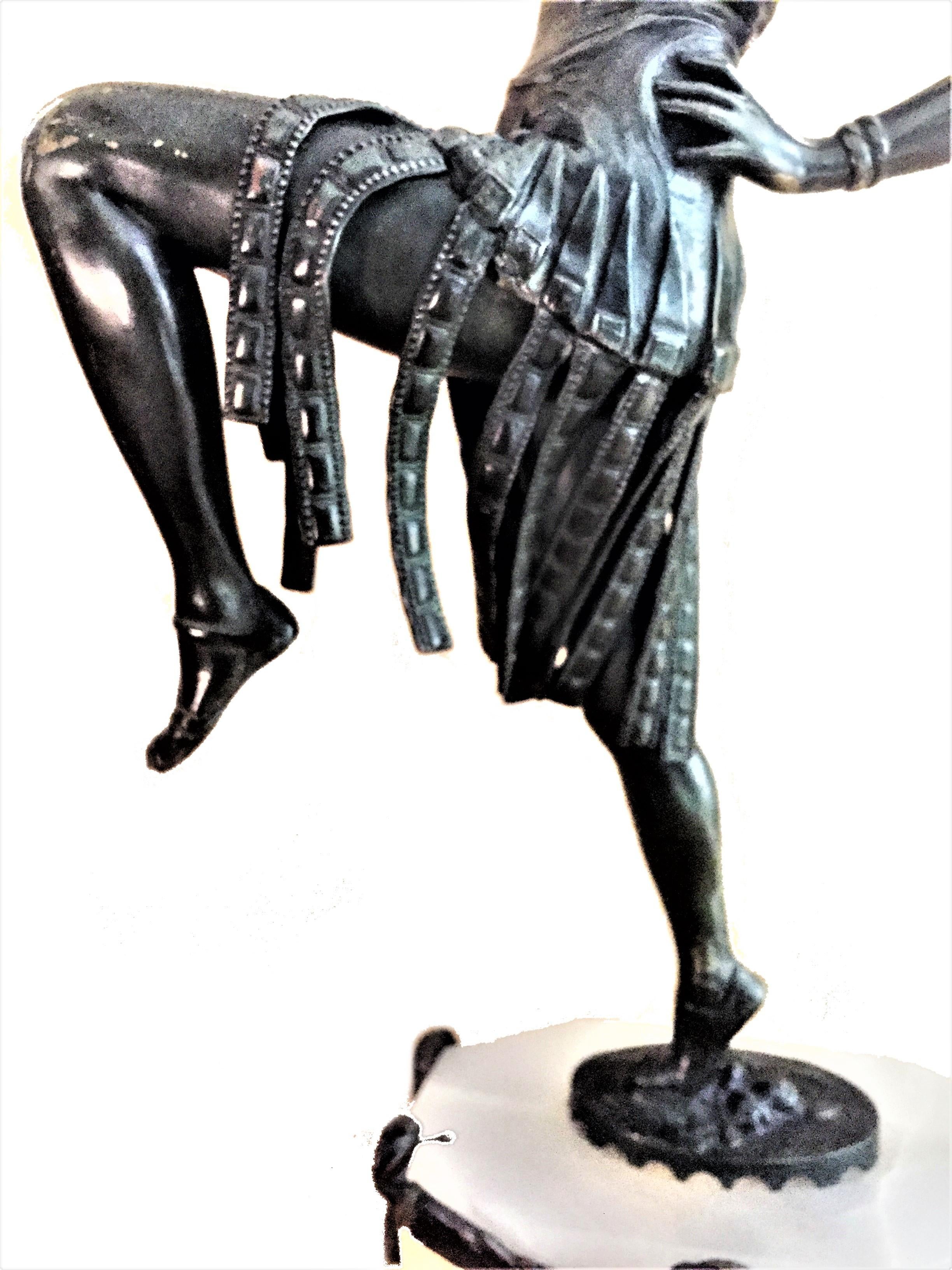 Austrian Art Deco, Dancer, Patinated Bronze, Onyx and Marble Lamp, circa 1920s For Sale 3