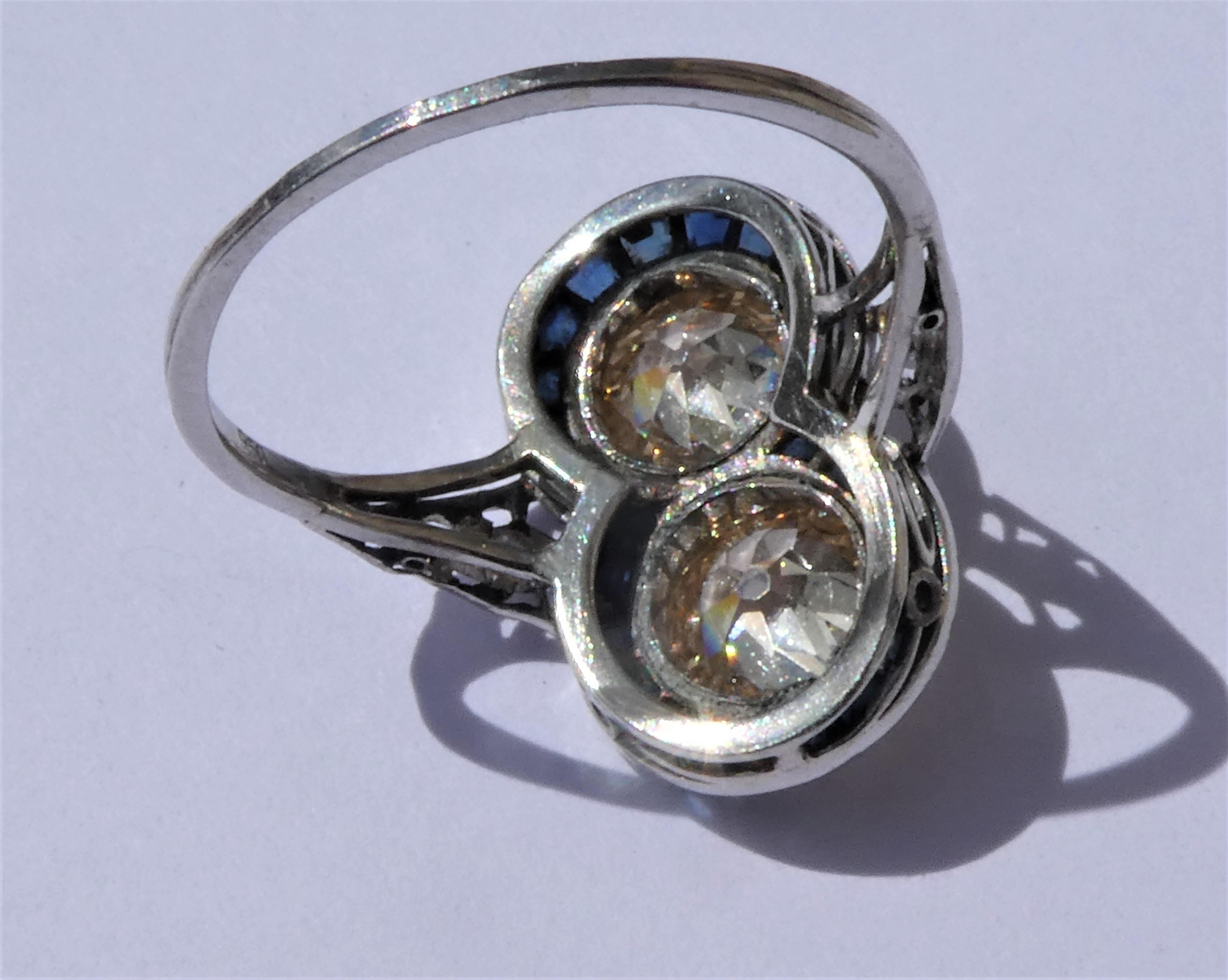 Austrian Art Deco Diamond Sapphire Platinum Target Ring In Excellent Condition For Sale In Munich, DE