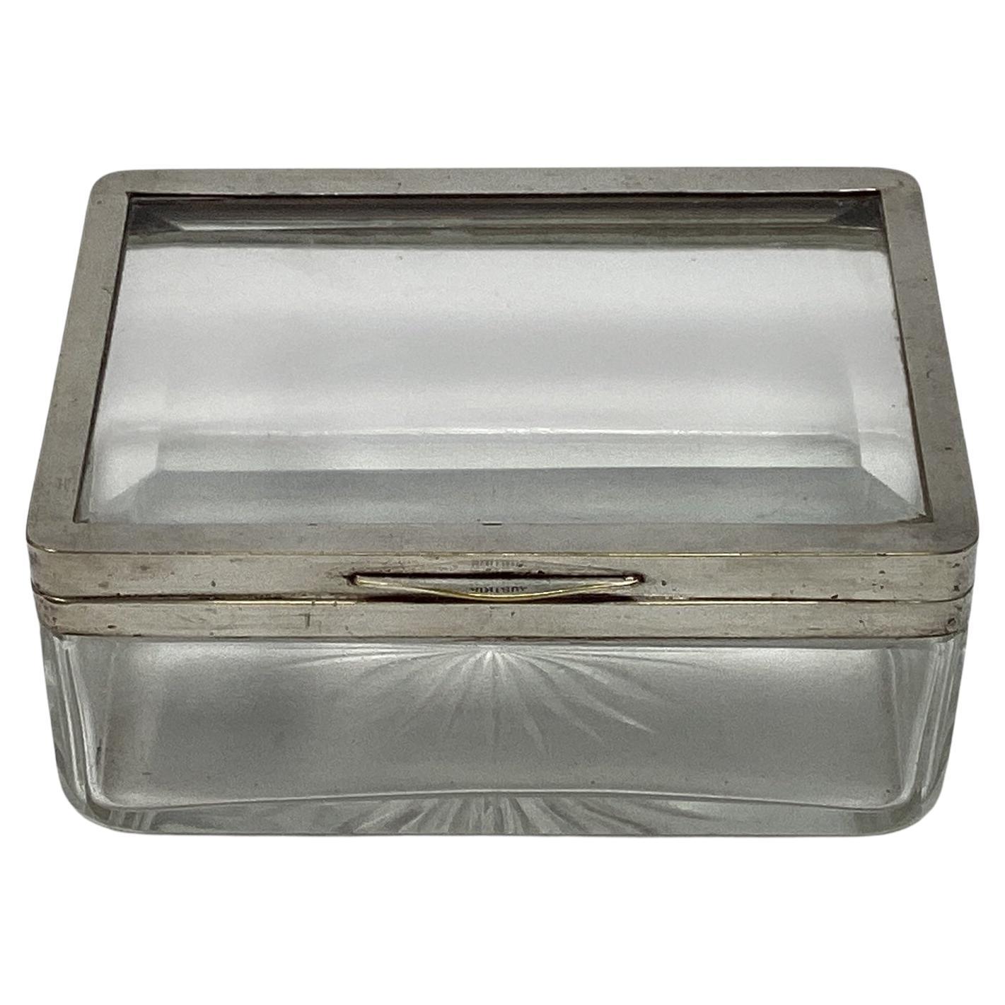 Caja austriaca de cristal Art Déco con monturas plateadas y diseño de estallido de estrellas en venta