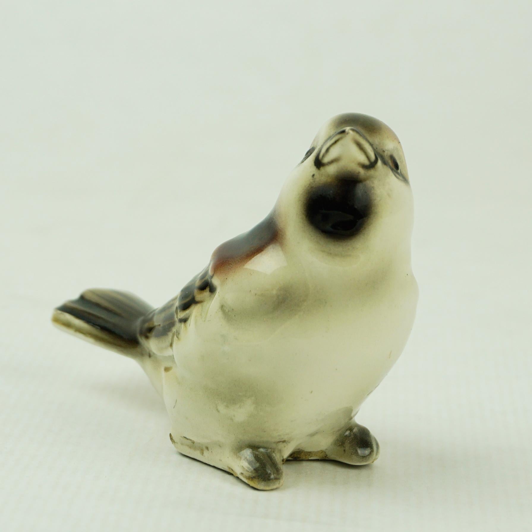 Austrian Art Deco Glazed Ceramic Sparrow by Eduard Klablena For Sale 3