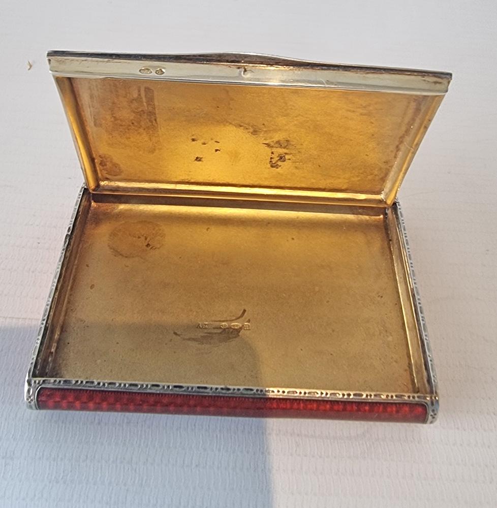 Austriaco Austrian Art Deco Silver and Red Guilloche enamel Cigarette or Card Case in vendita