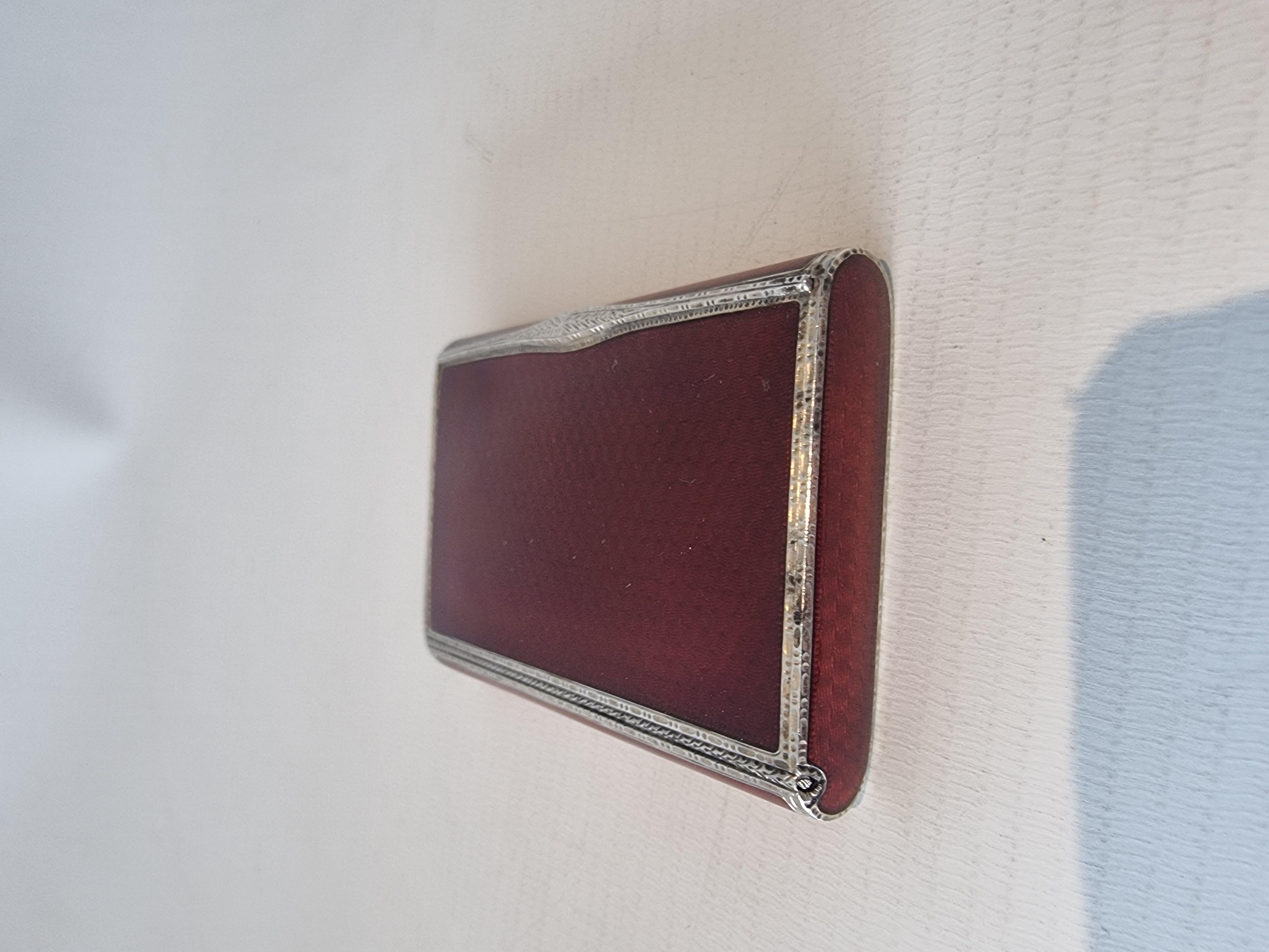 Inizio XX secolo Austrian Art Deco Silver and Red Guilloche enamel Cigarette or Card Case in vendita