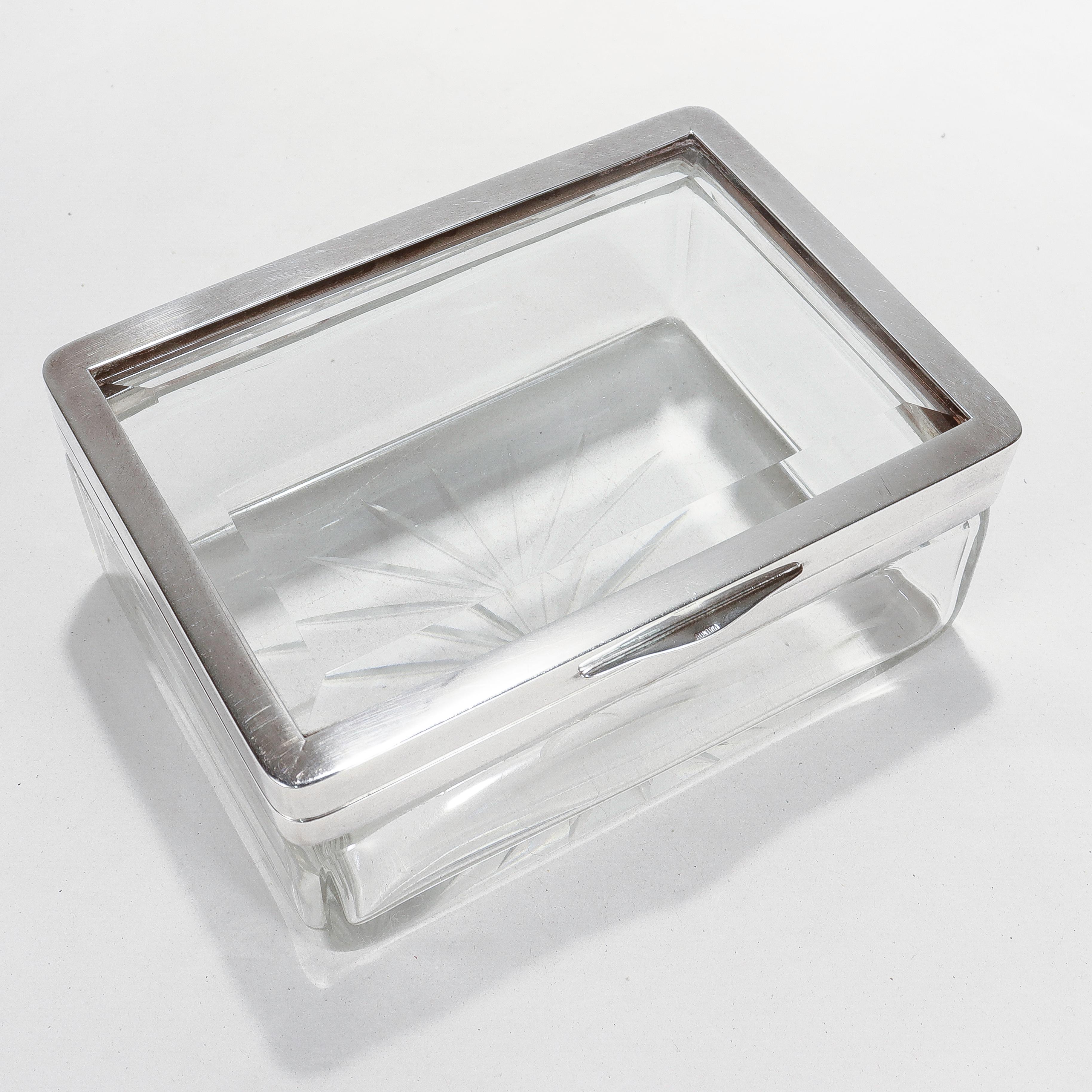 Coffret ou boîte de table Art Déco autrichien en métal argenté et verre taillé en vente 3