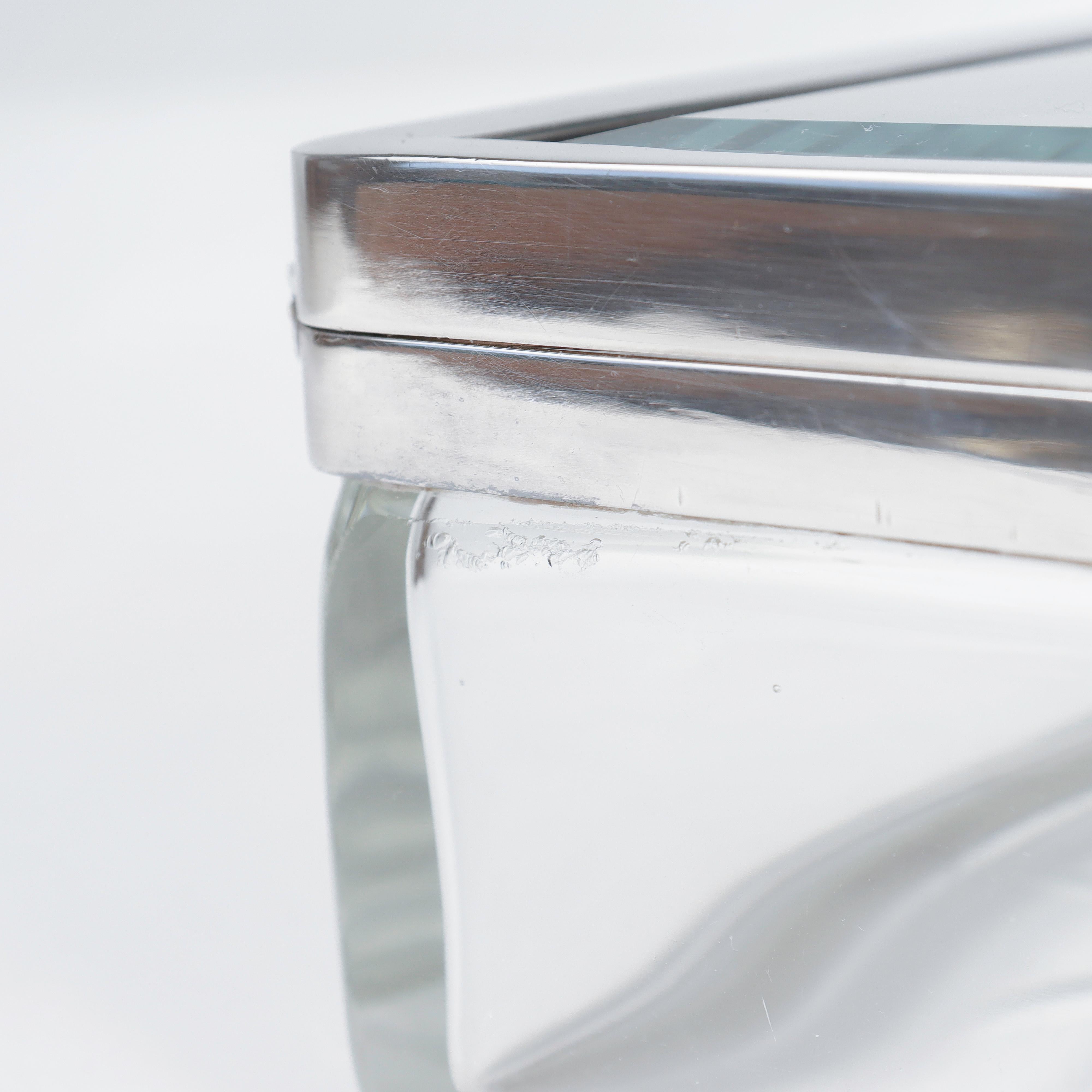 Österreichisches Art-Déco-Gehäuse oder Tischschachtel aus versilbertem und geschliffenem Glas im Angebot 11
