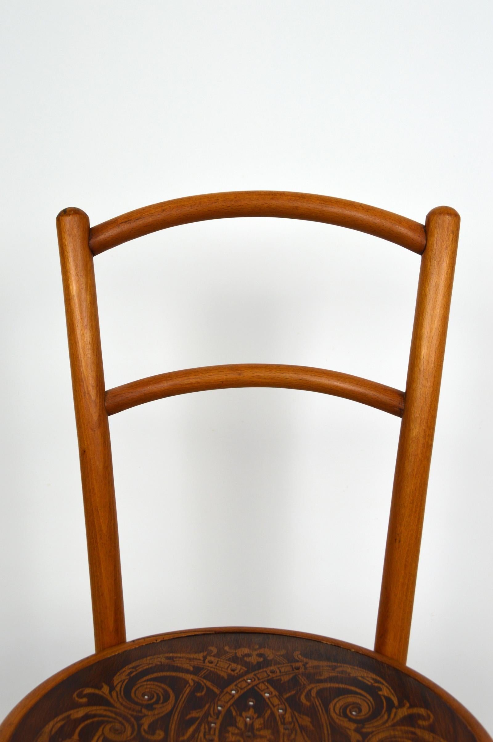 Austrian Art Nouveau Bentwood Chair with Patterned Seat, J. & J. Kohn, 1900s In Good Condition For Sale In L'Etang, FR