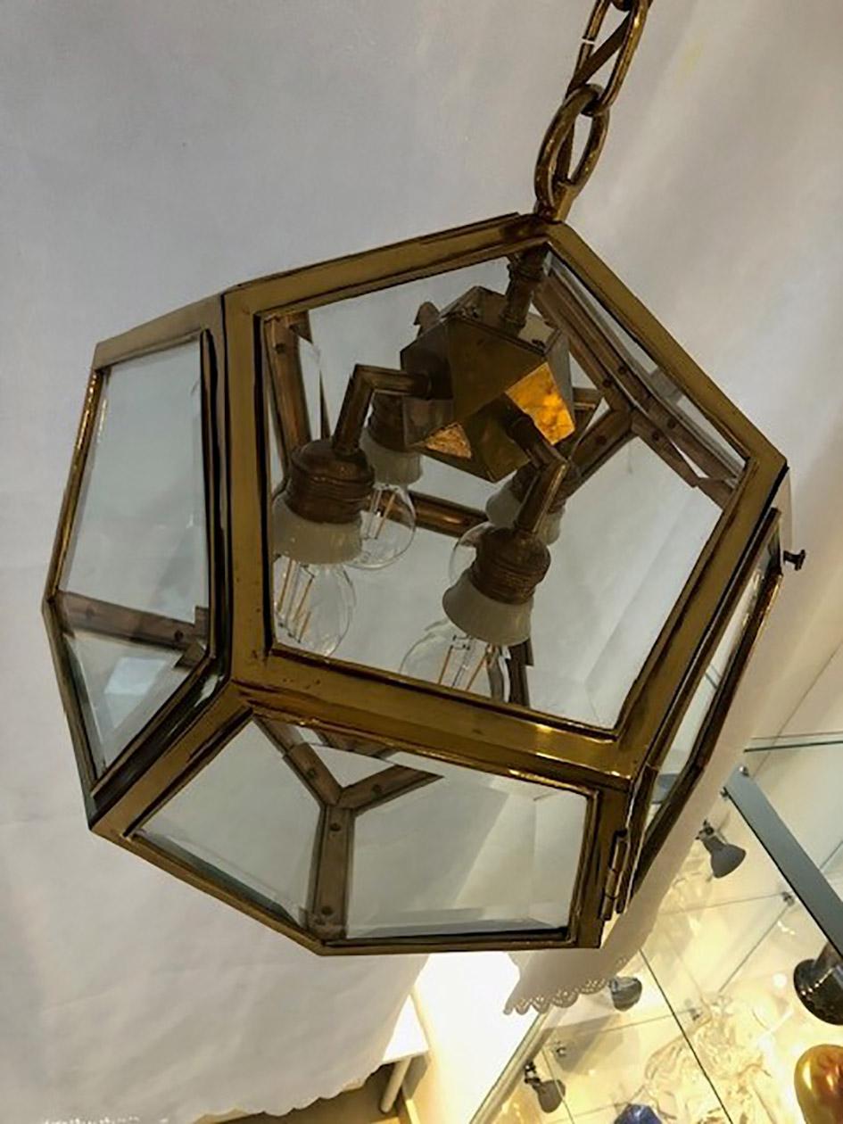 Inizio XX secolo Lampada Dodekaeder austriaca in ottone e vetro in stile Art Nouveau di Adolf Loos in vendita