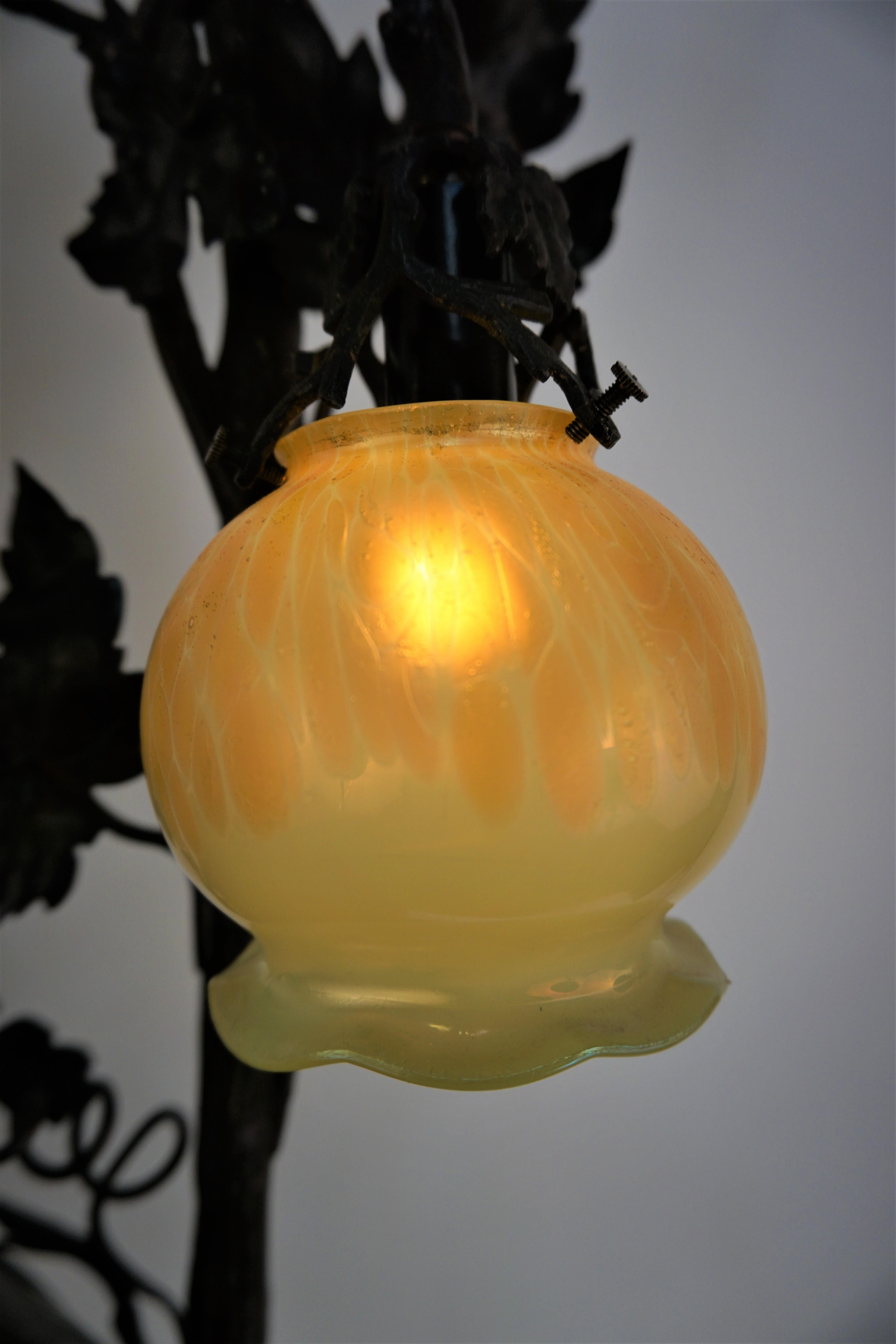 Début du 20ème siècle Lampe de bureau autrichienne Art Nouveau Bronze Art Glass Water Fontain  en vente