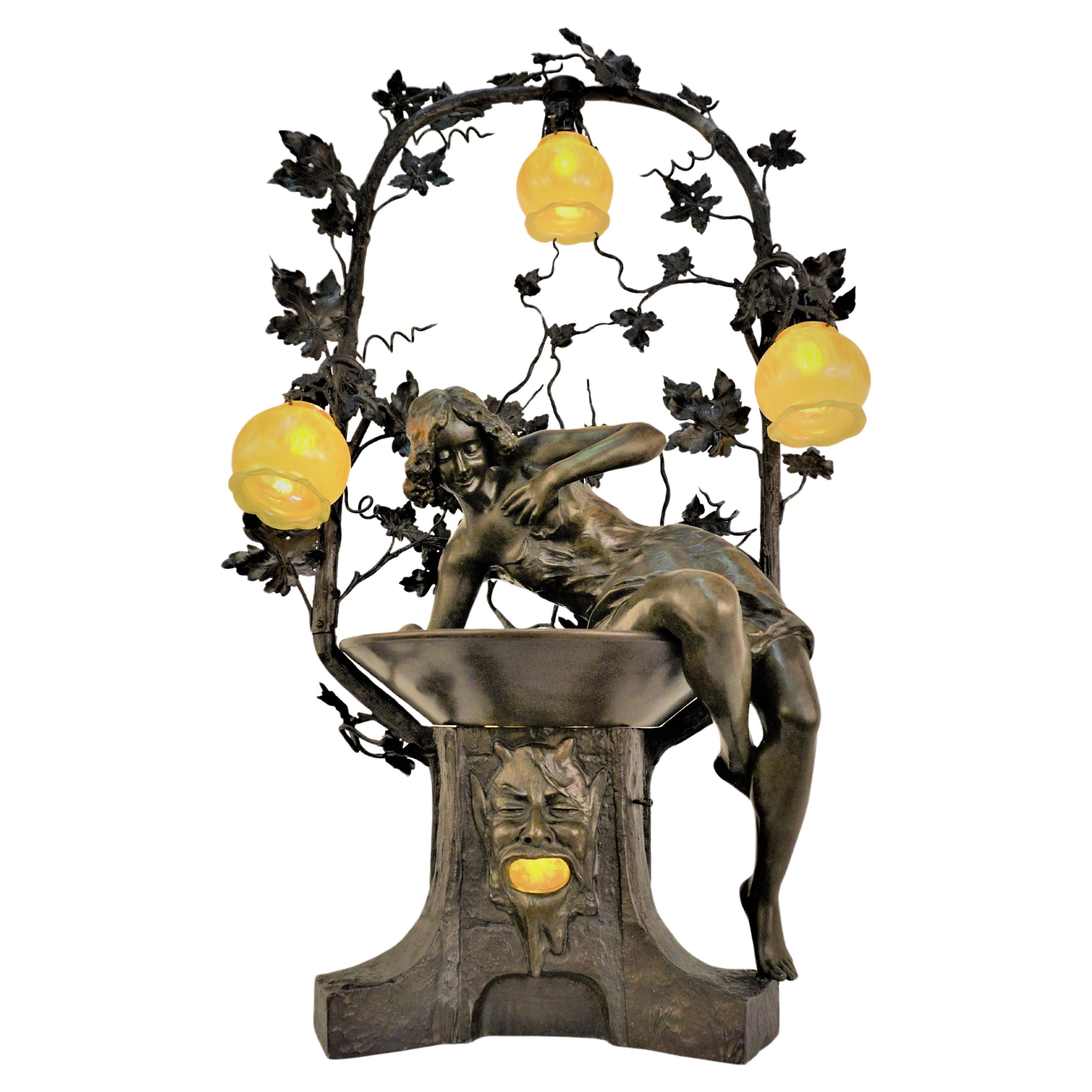 Österreichische Jugendstil-Tischlampe aus Bronze und Kunstglas mit Wasser Fontain  im Angebot