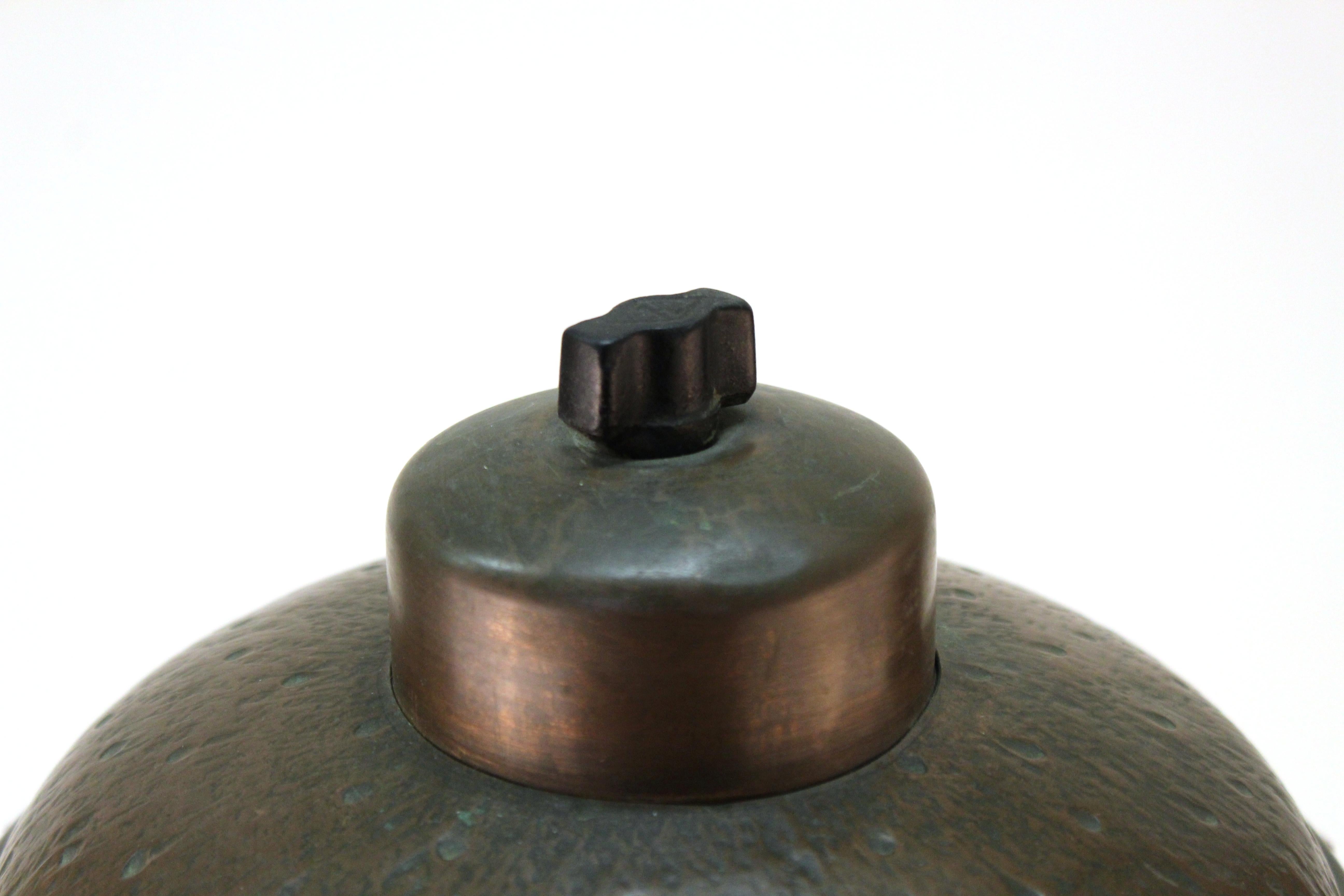 Austrian Art Nouveau Cast Bronze & Brass Table Lamp with Chunk Glass Jewels For Sale 13