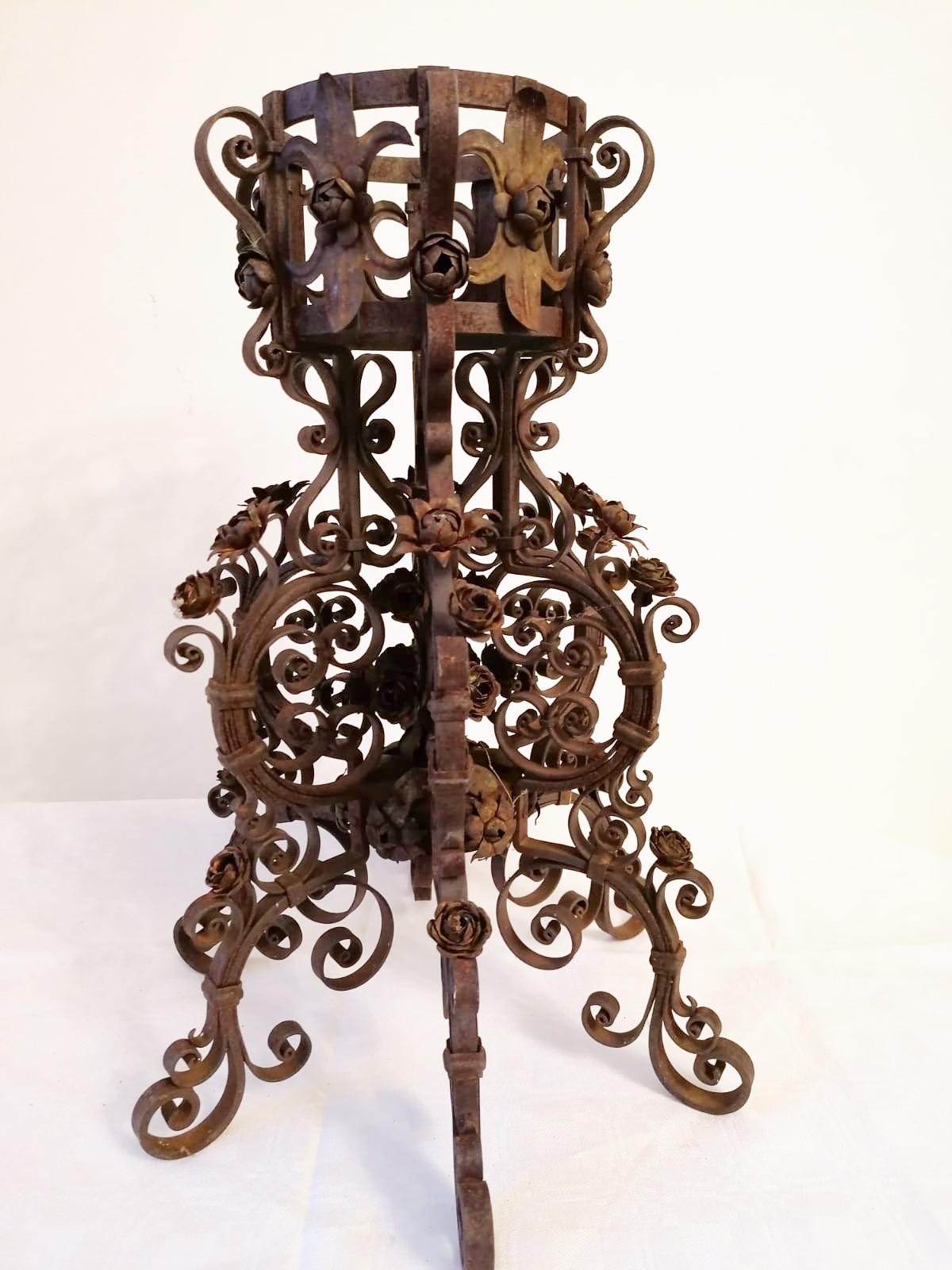 Austrian Art Nouveau Forged Iron Flower Stand For Sale 4