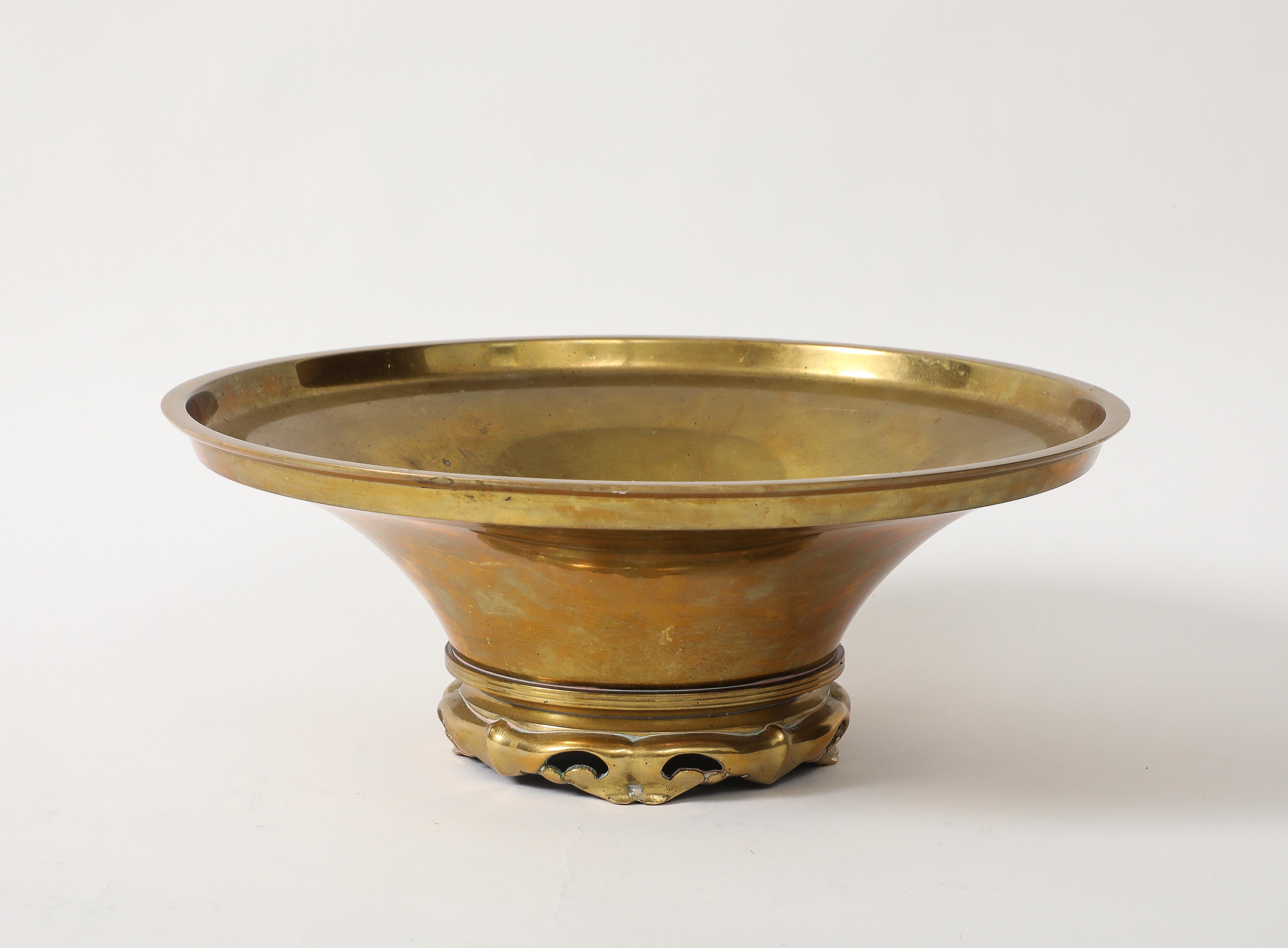 Österreichische Jugendstil-Schale aus schwerem Messing (20. Jahrhundert) im Angebot