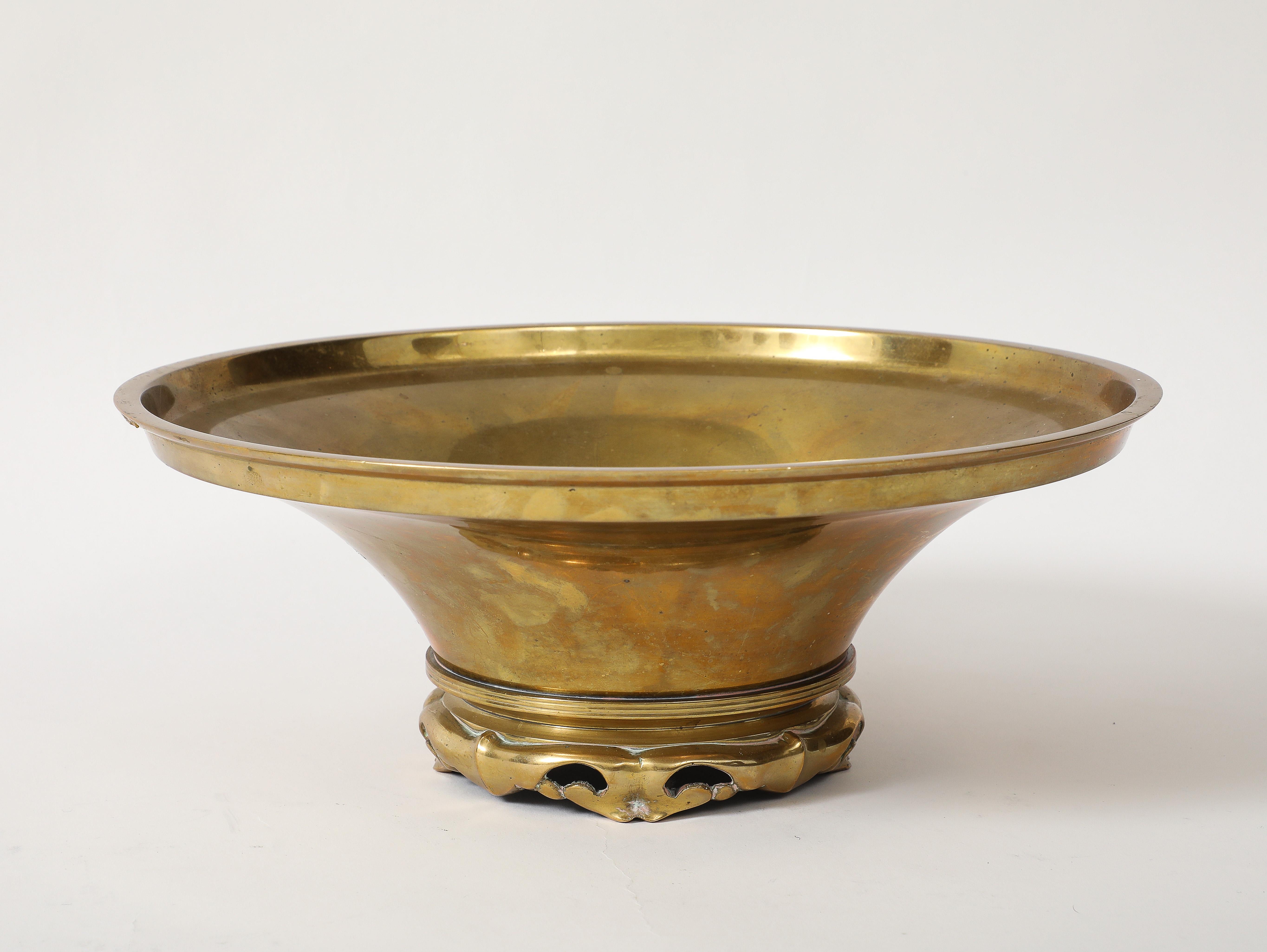 Österreichische Jugendstil-Schale aus schwerem Messing im Angebot 1