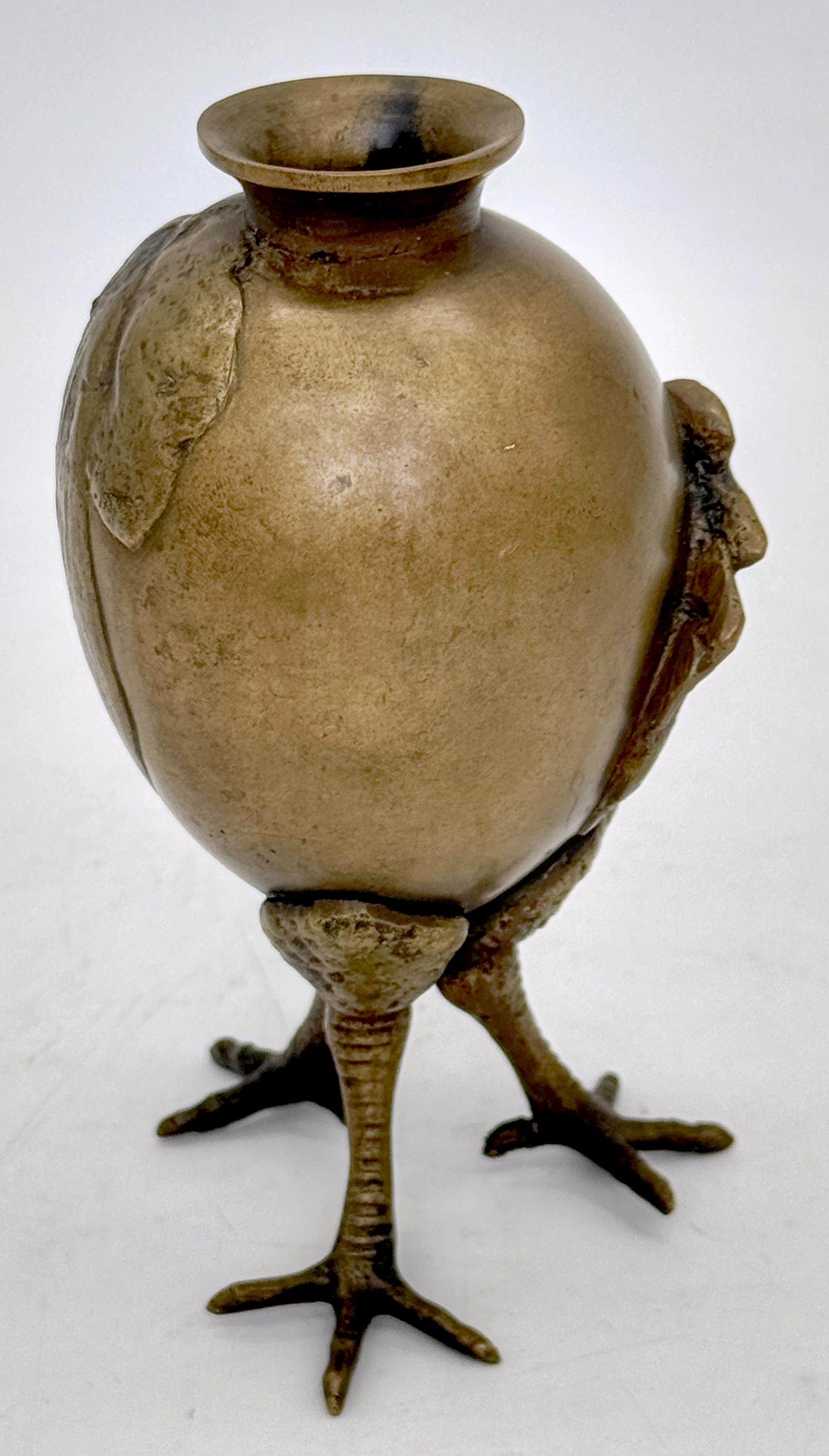 Gravé Petit vase Art Nouveau autrichien à trois coqs en vente
