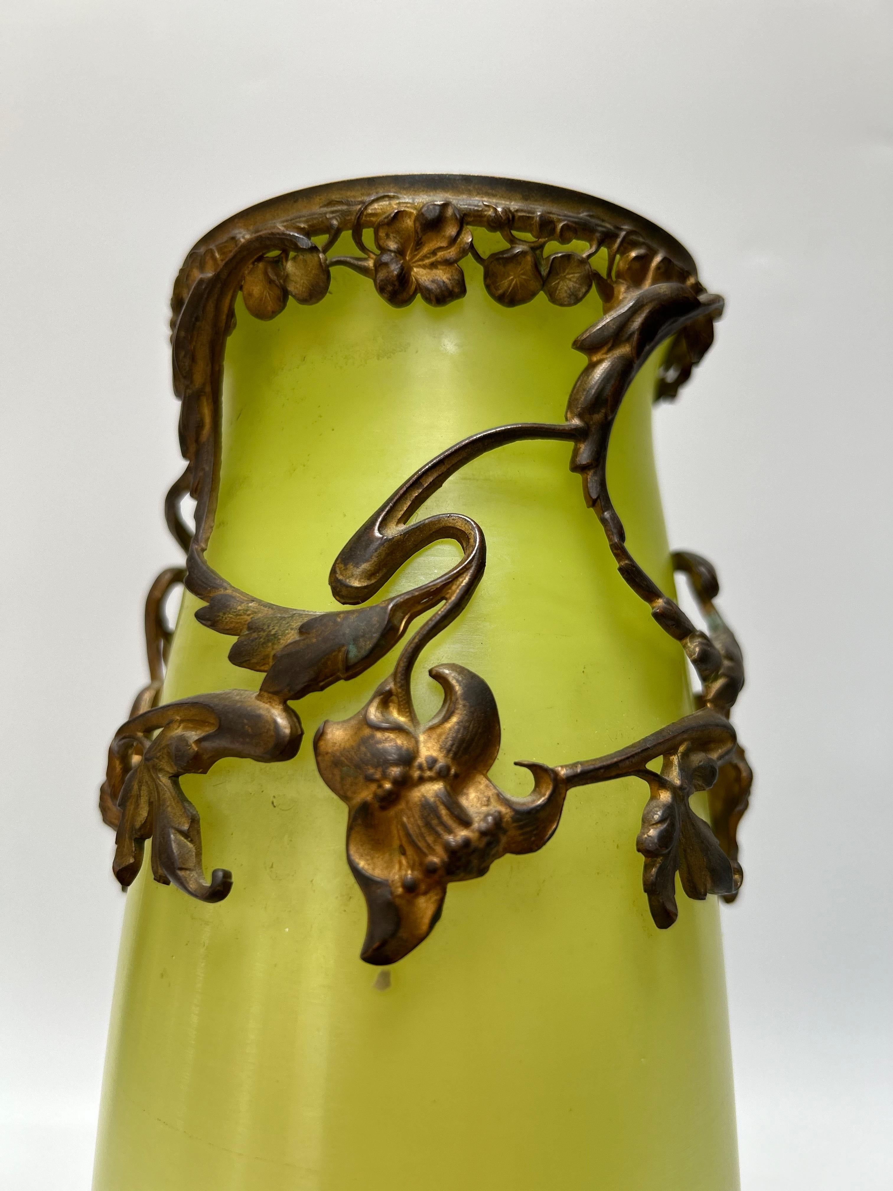 Jarrón austriaco Art Nouveau atribuido a Loetz siglo XX