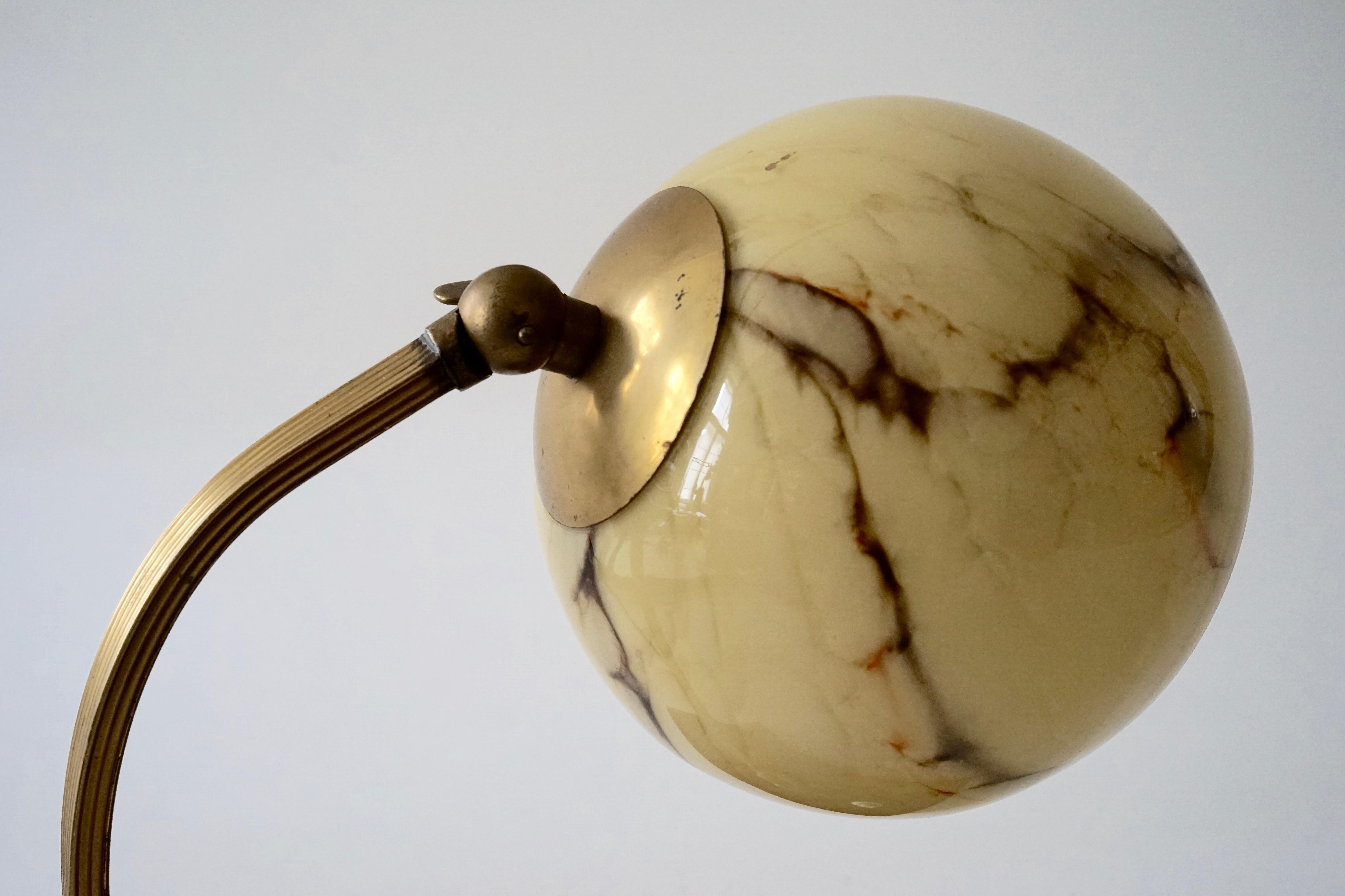 Européen Lampe de table de chevet Artdeco autrichienne:: fabriquée en 1920 en vente