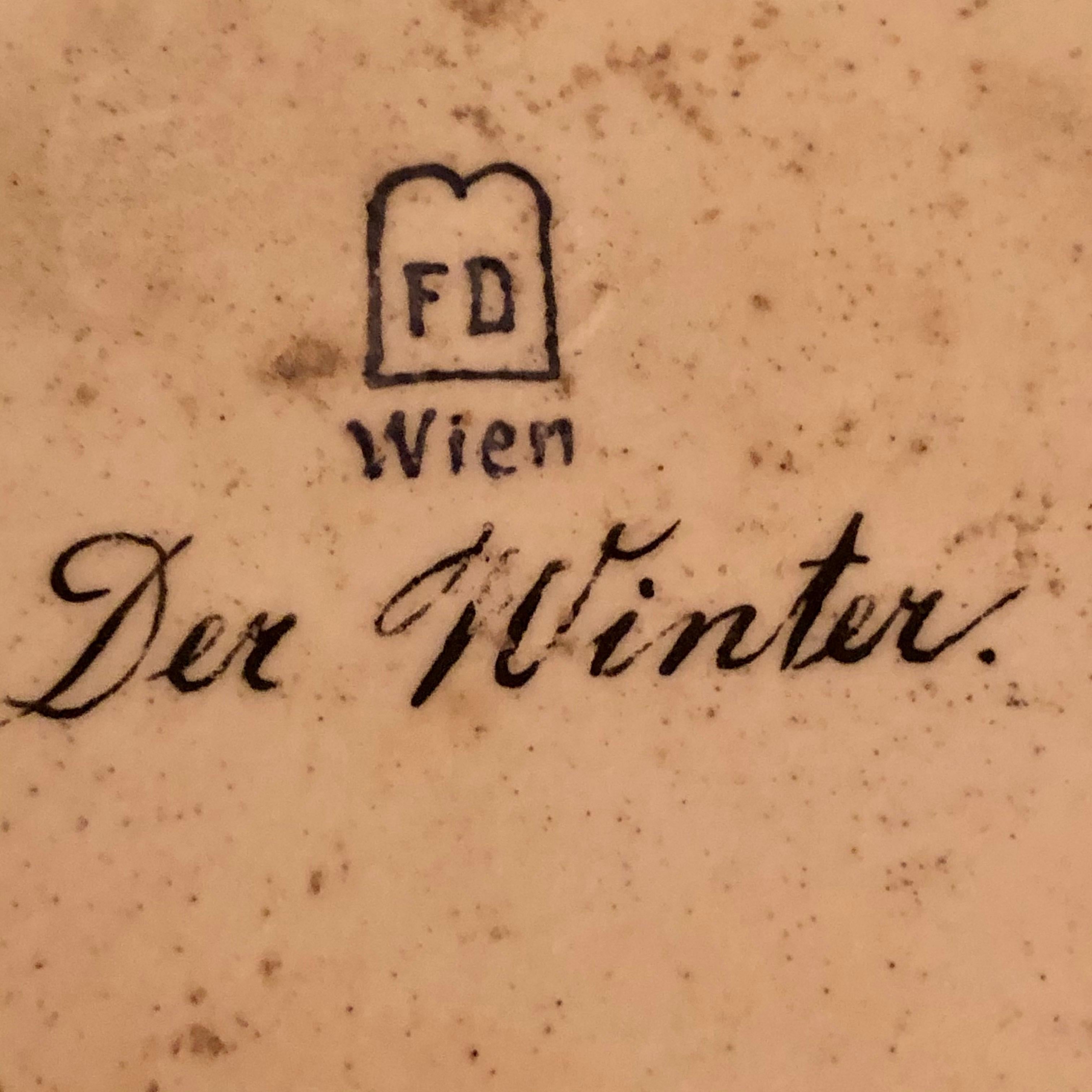 Plaque autrichienne de Vienne peinte à la main en cobalt intitulée L'hiver en vente 10