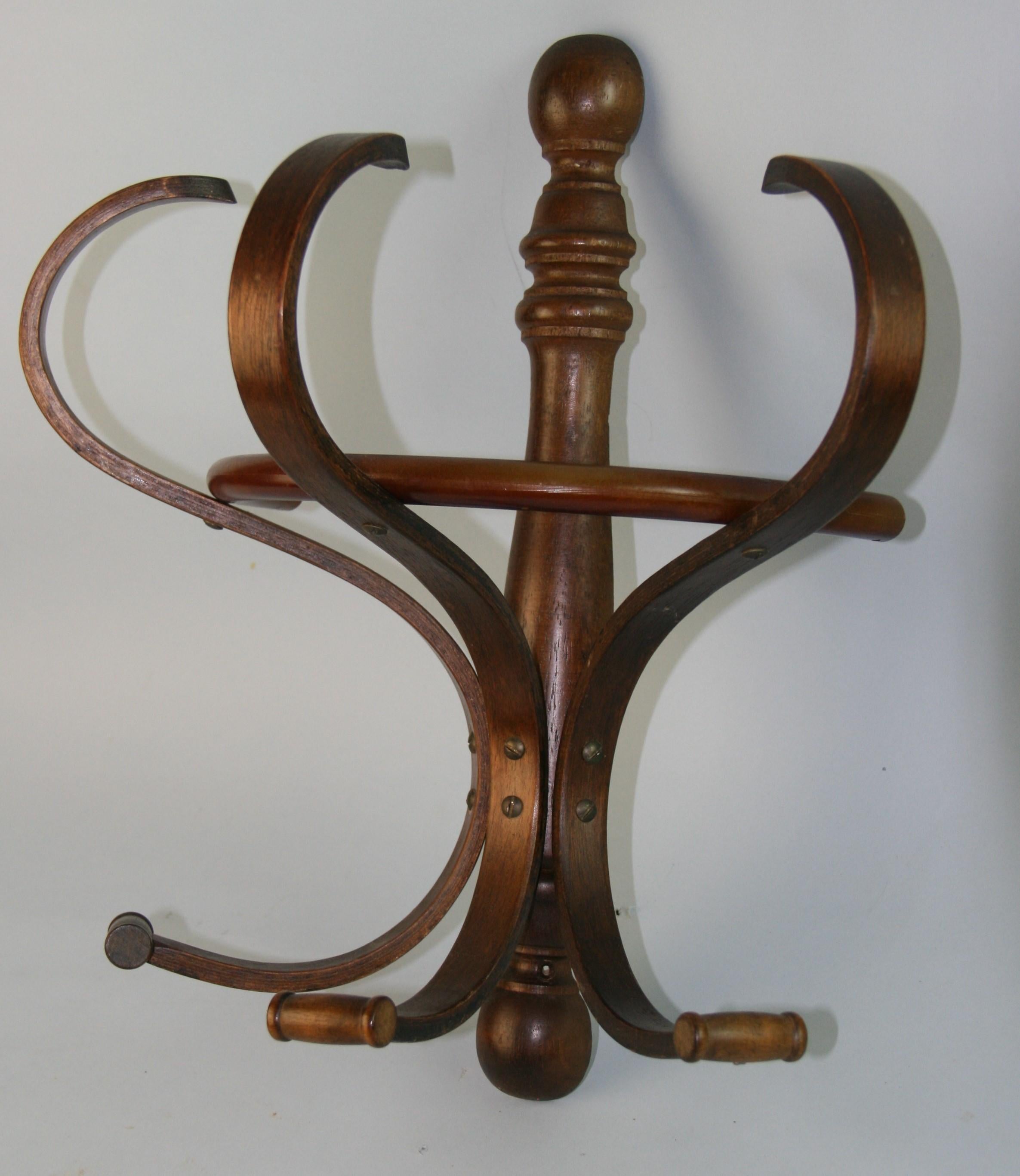 Austrian Bentwood Wall Coat Rack In Good Condition For Sale In Douglas Manor, NY