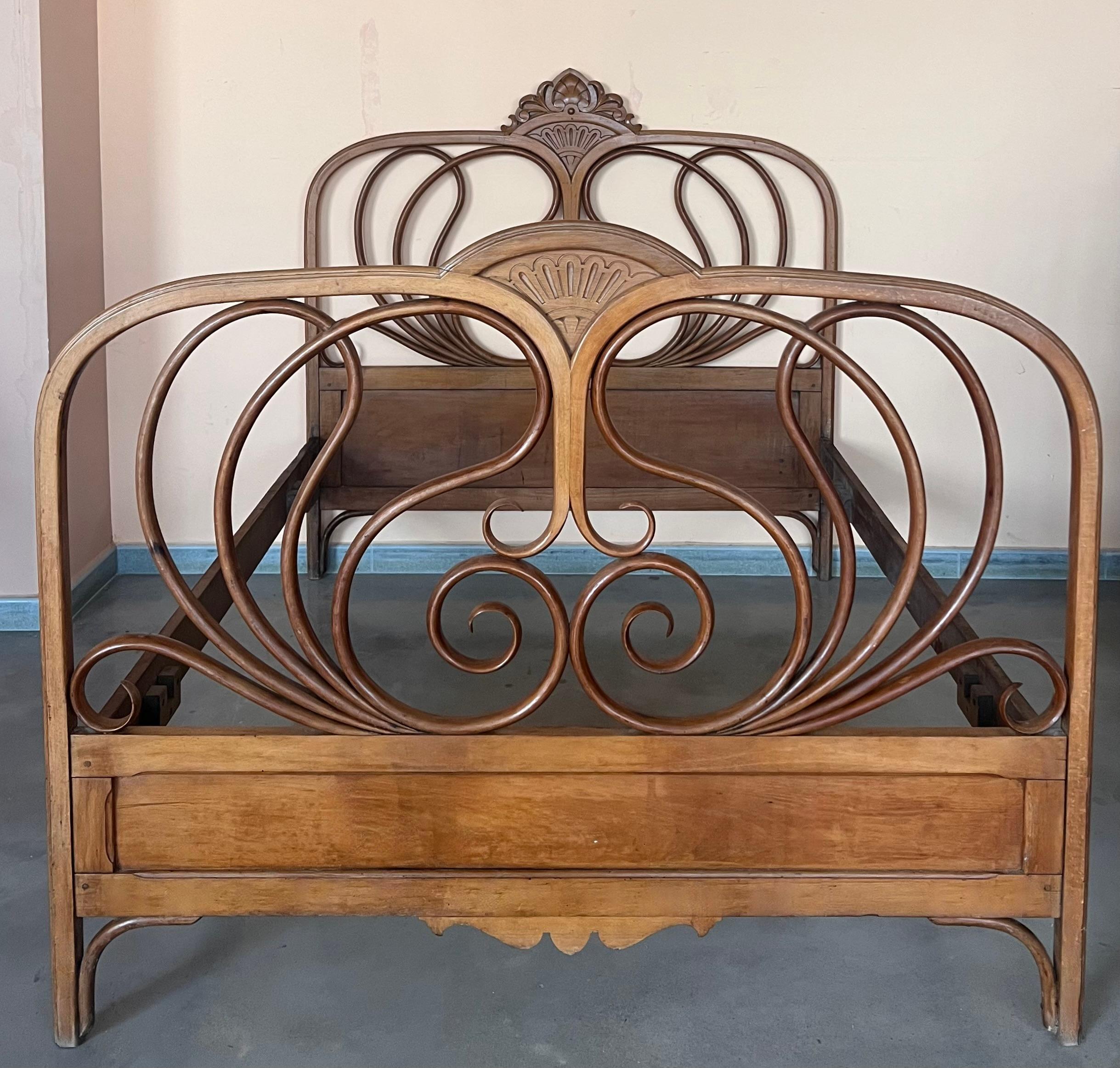 1900s bed