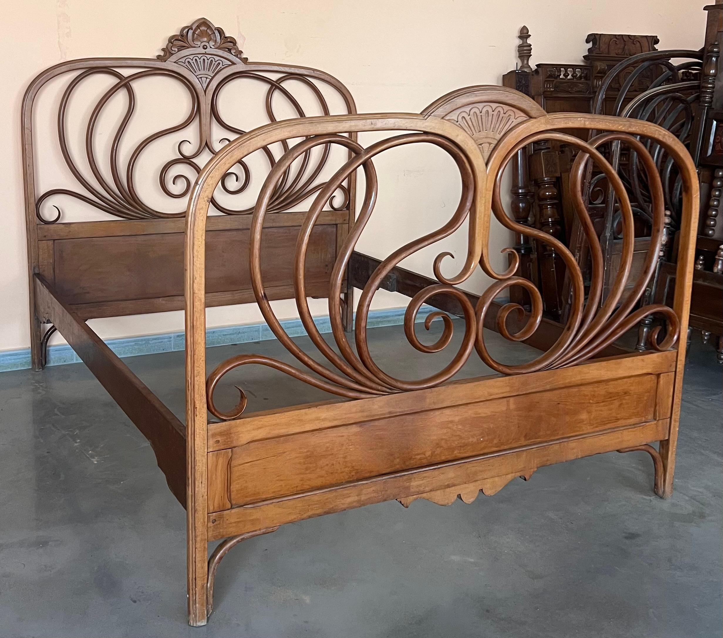 bentwood bed