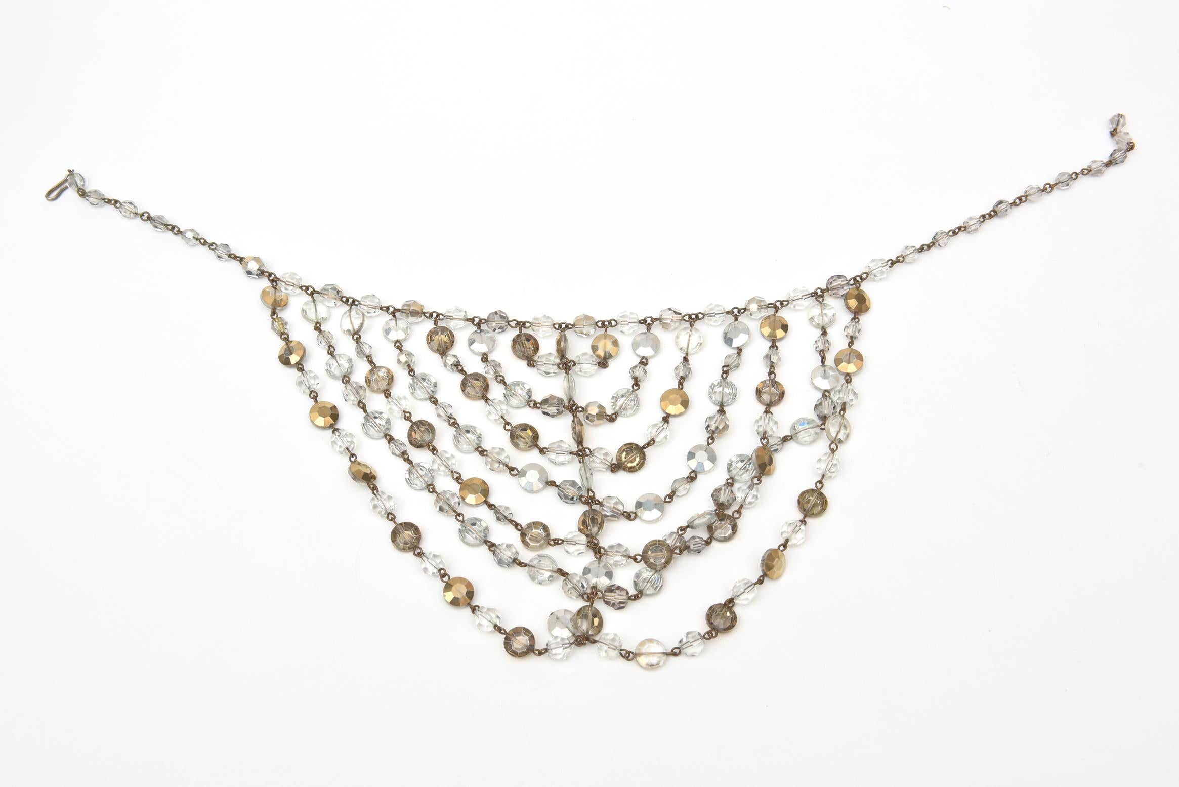 Österreichische abgeschrägten Schnitt Kristalle Tiered Bib Halskette Vintage (Moderne) im Angebot