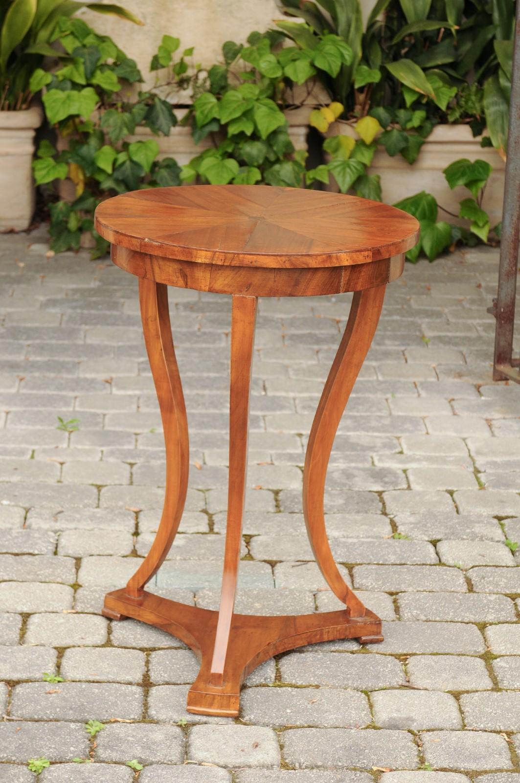 Austrian Biedermeier 1840s Guéridon Table with Radiating Veneer and Drawer 6