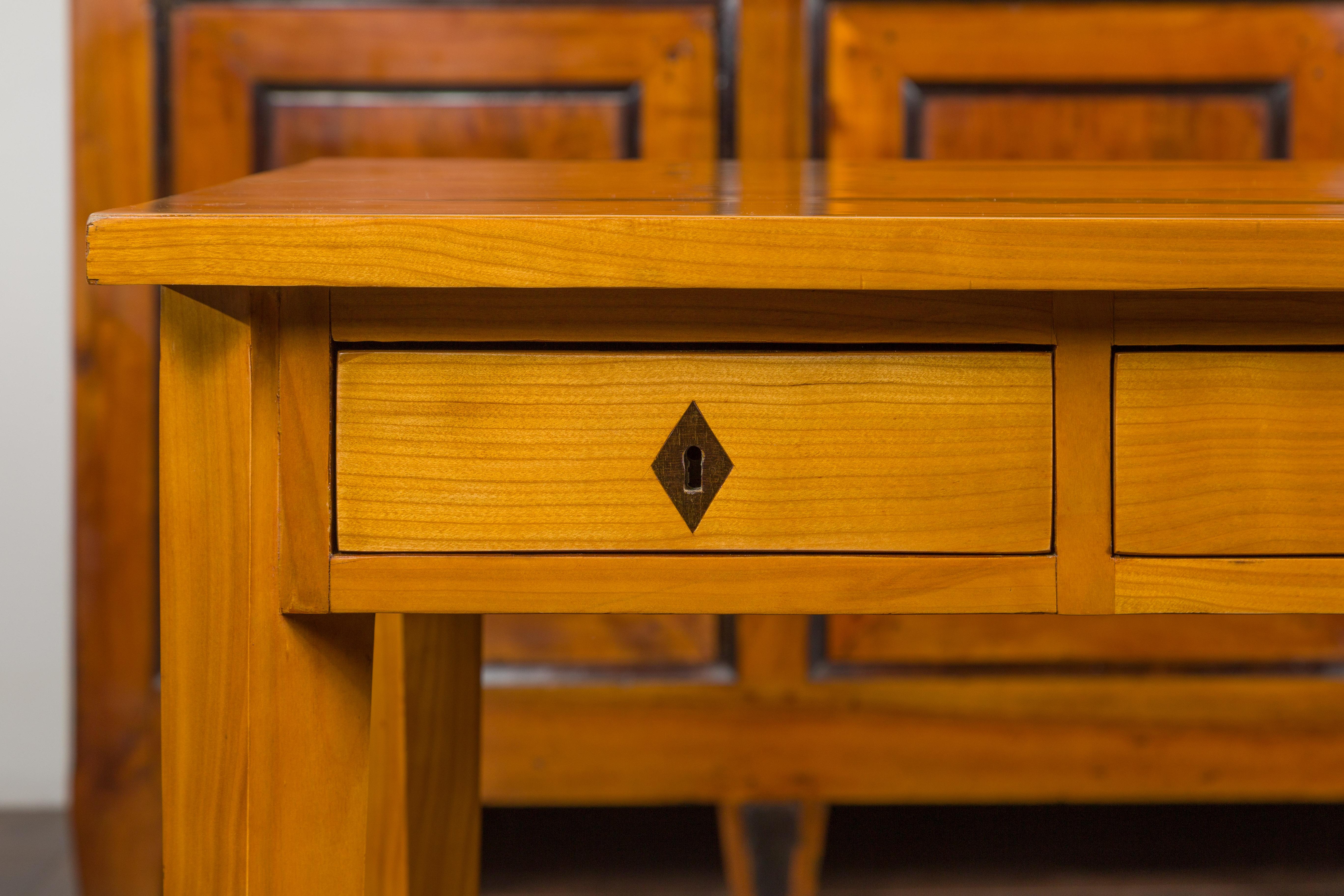 Austrian Biedermeier 1840s Walnut Desk with Three Drawers and Ebonized Accents For Sale 1