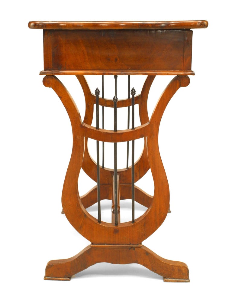 Austrian Biedermeier Mahogany Lyre End Table In Good Condition For Sale In New York, NY