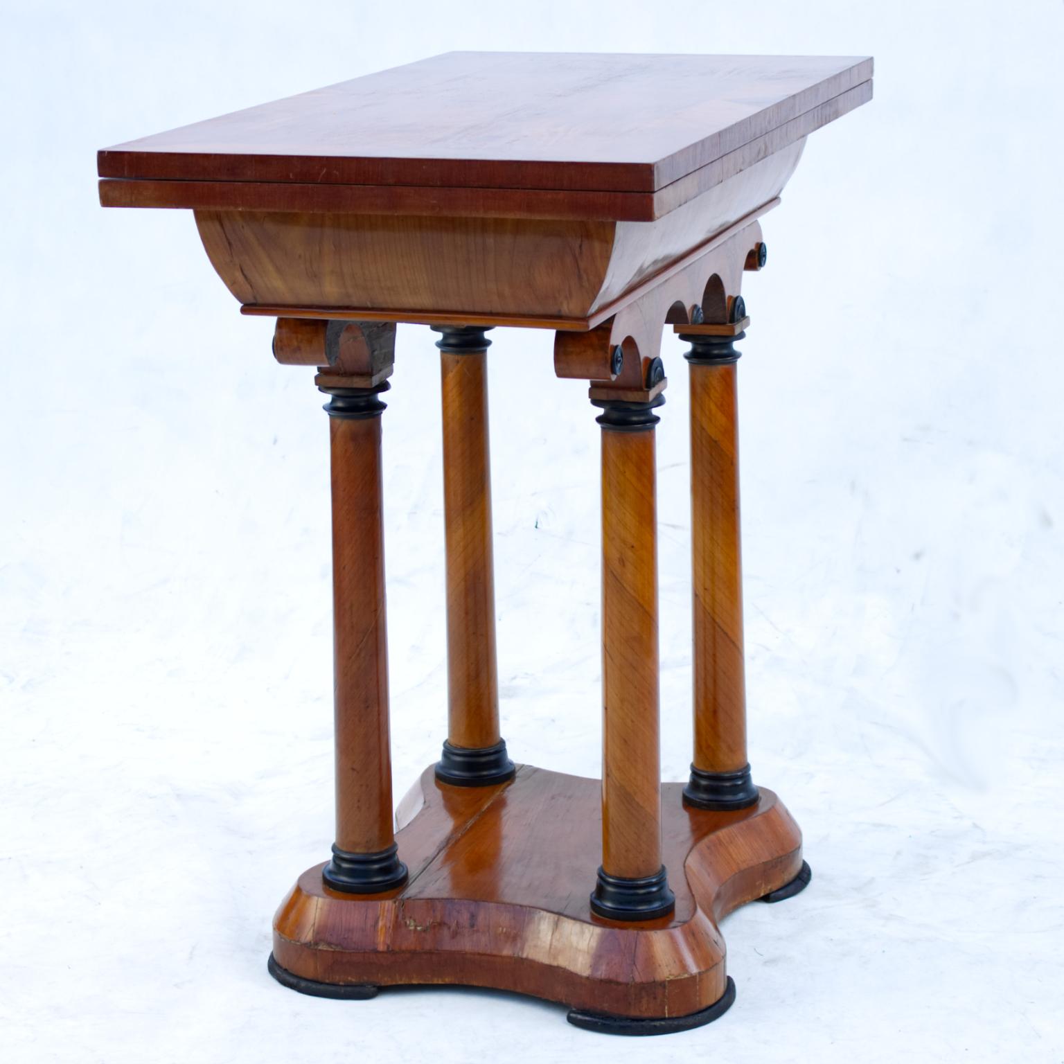 Biedermeier cherrywood console or flip top game table, mid-19th century.
Not restored.