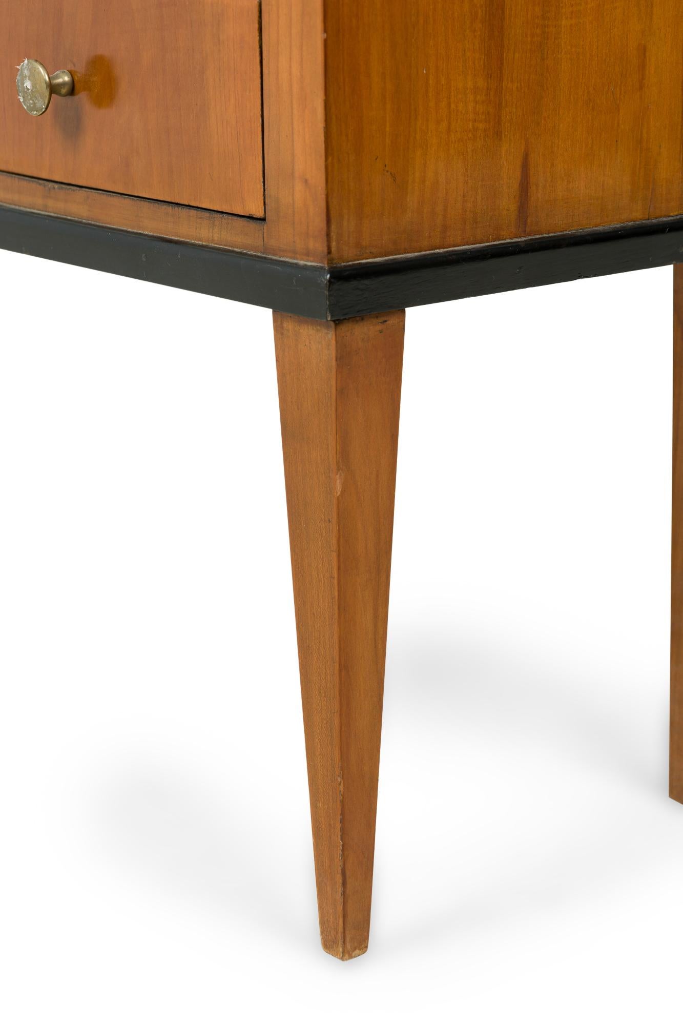Österreichischer Biedermeier-Beistelltisch im Angebot 8