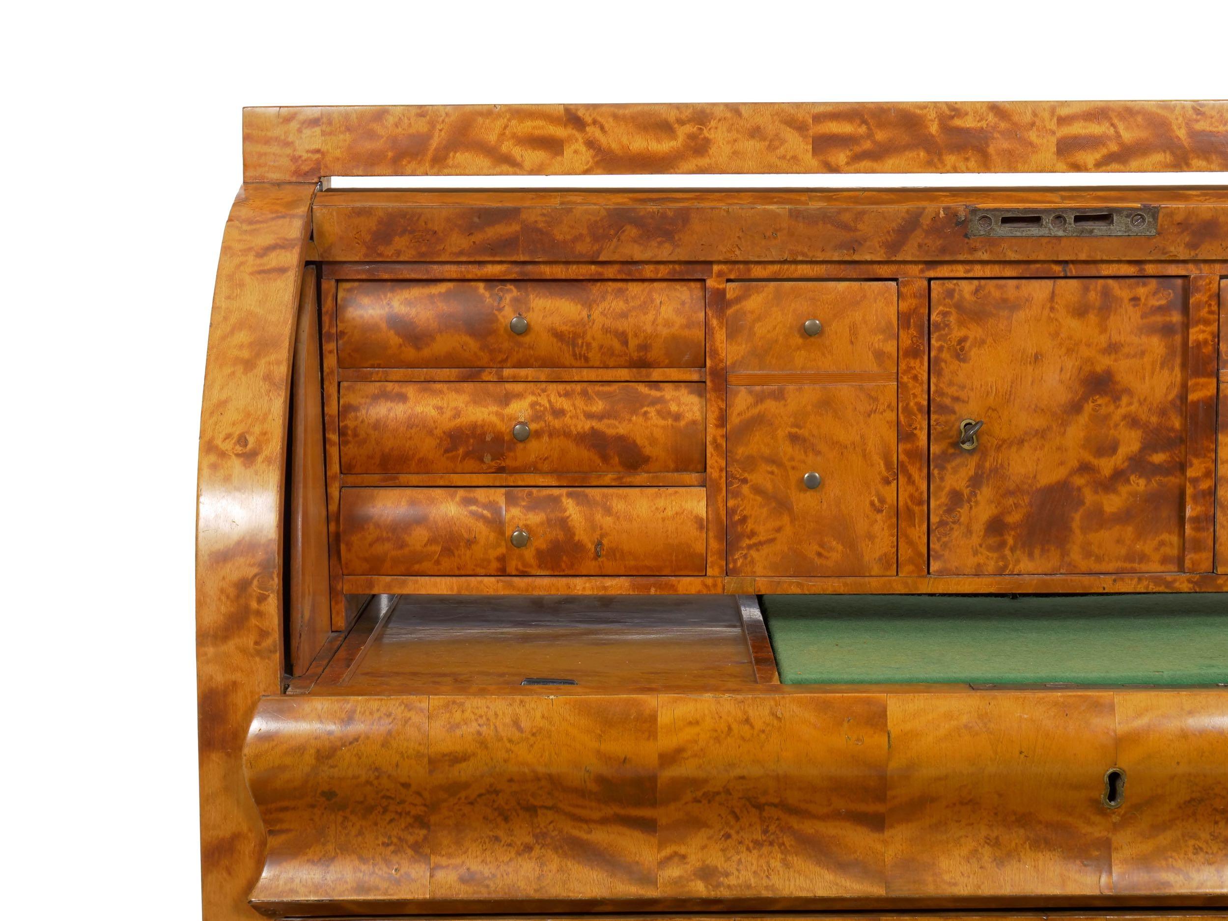 Austrian Biedermeier Figured-Maple Roll-Top Antique Writing Desk circa 1830-1850 5