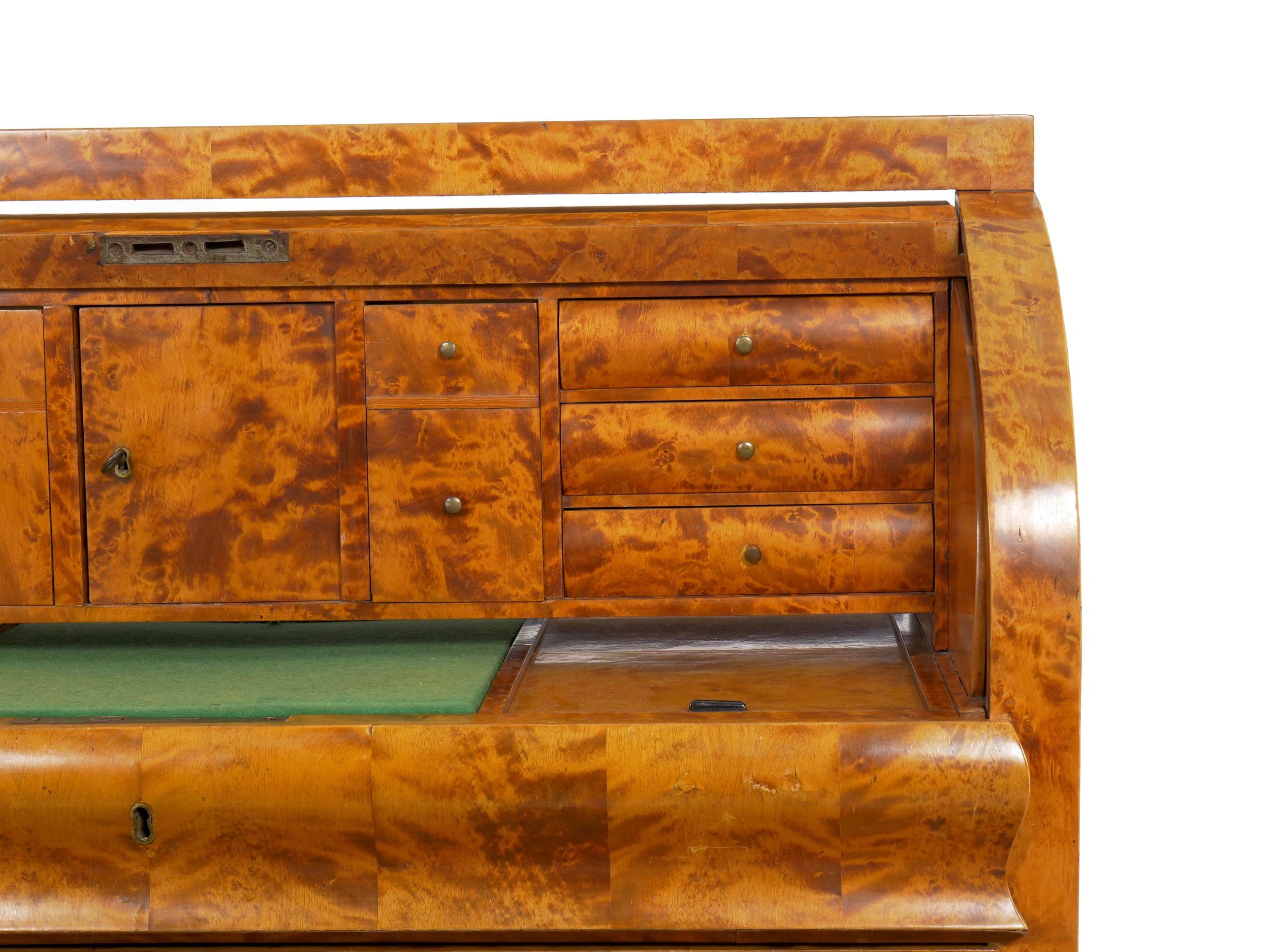 Austrian Biedermeier Figured-Maple Roll-Top Antique Writing Desk circa 1830-1850 6