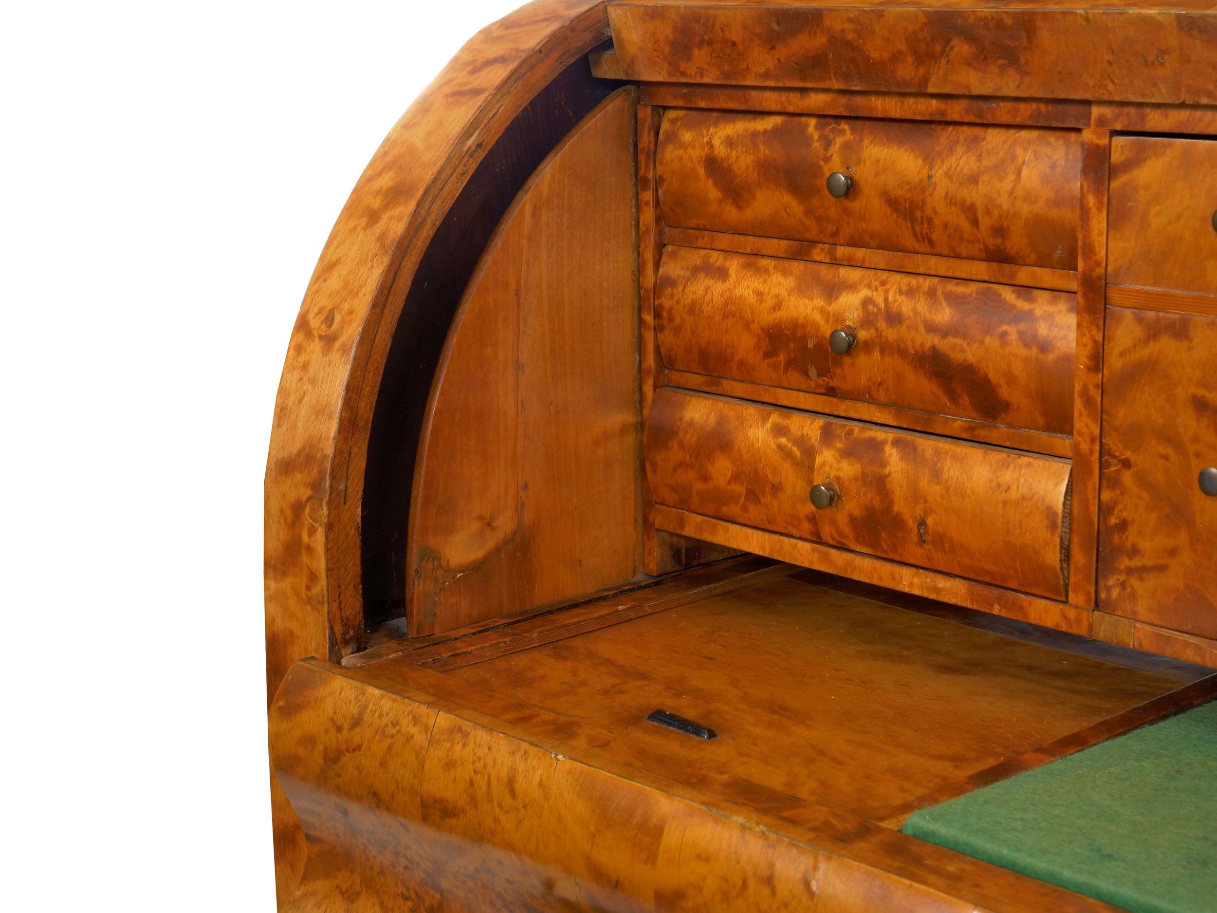 Austrian Biedermeier Figured-Maple Roll-Top Antique Writing Desk circa 1830-1850 8