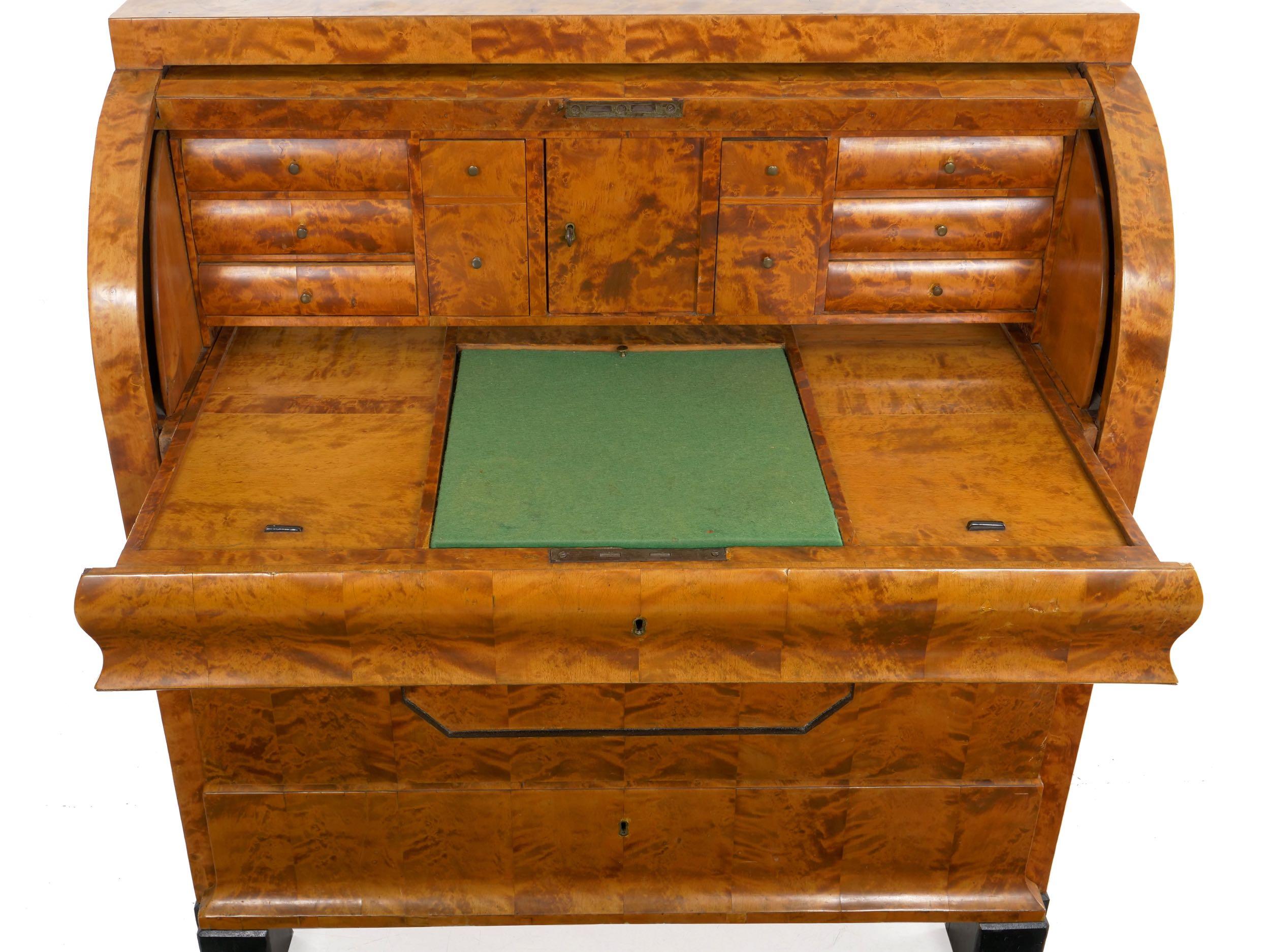 Austrian Biedermeier Figured-Maple Roll-Top Antique Writing Desk circa 1830-1850 9