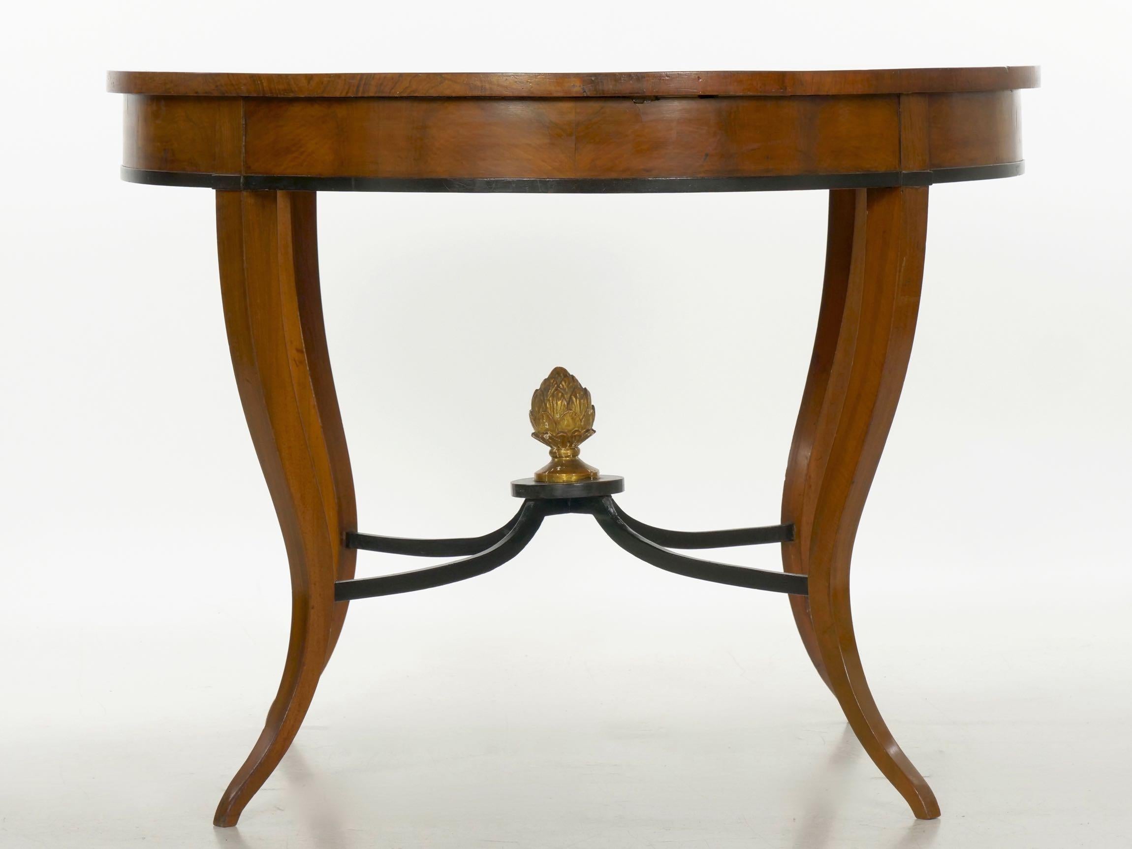 Austrian Biedermeier Fruitwood Round Center Hall Table, 19th Century 7