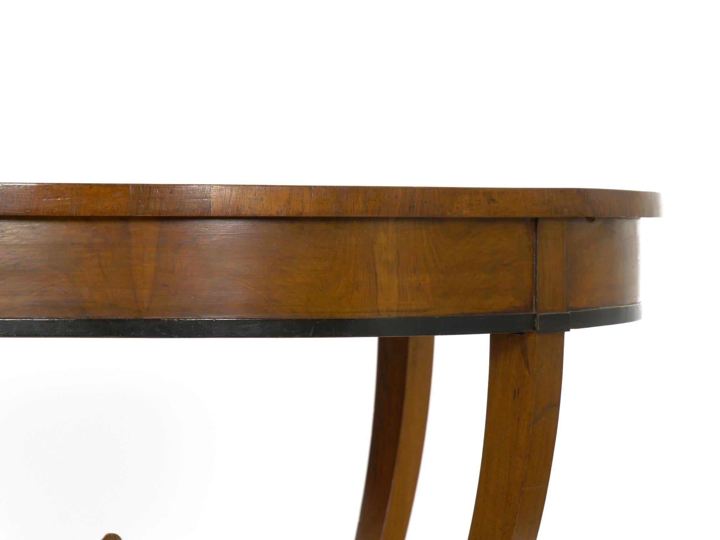 Austrian Biedermeier Fruitwood Round Center Hall Table, 19th Century 12