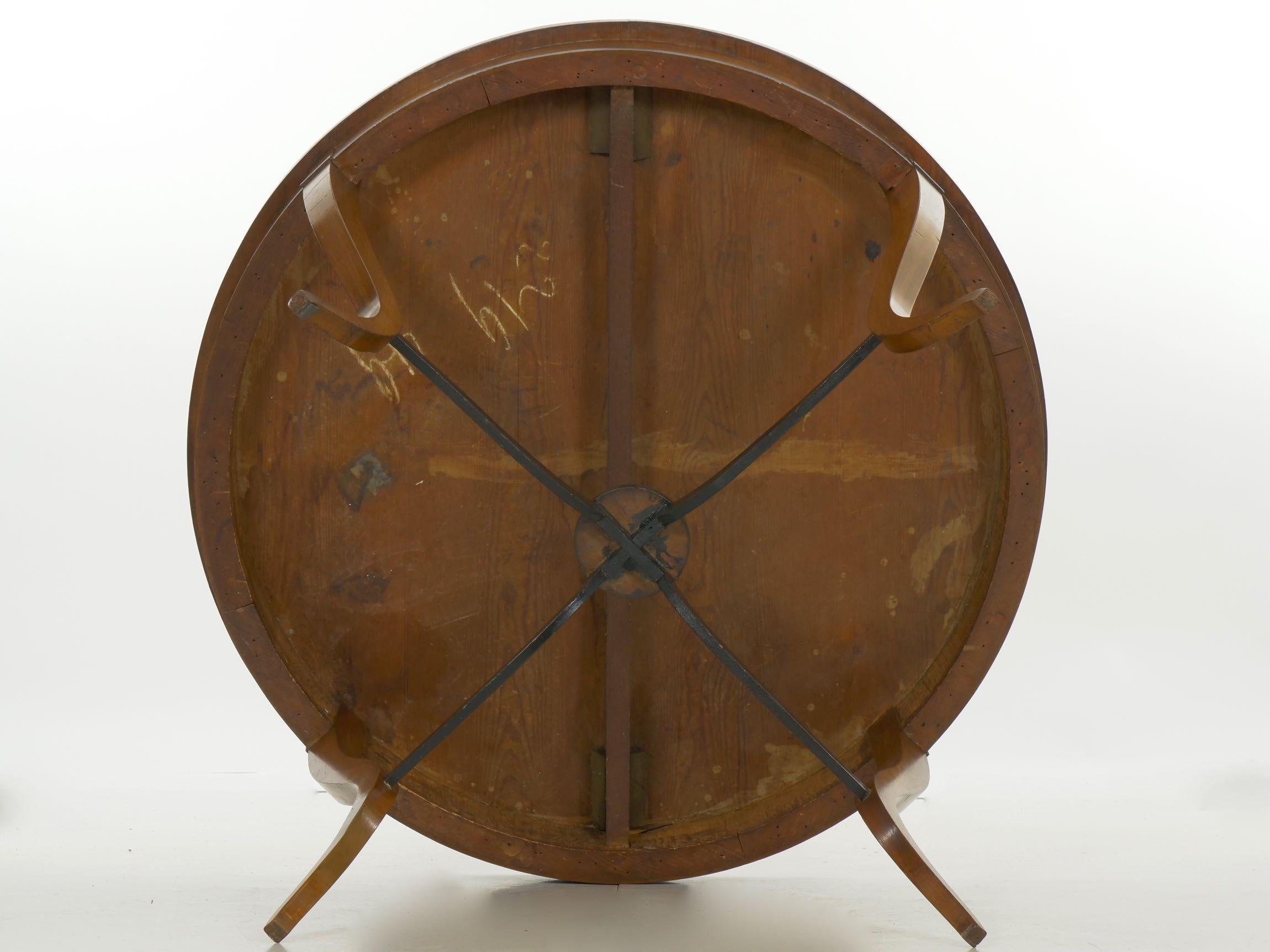 Austrian Biedermeier Fruitwood Round Center Hall Table, 19th Century 15
