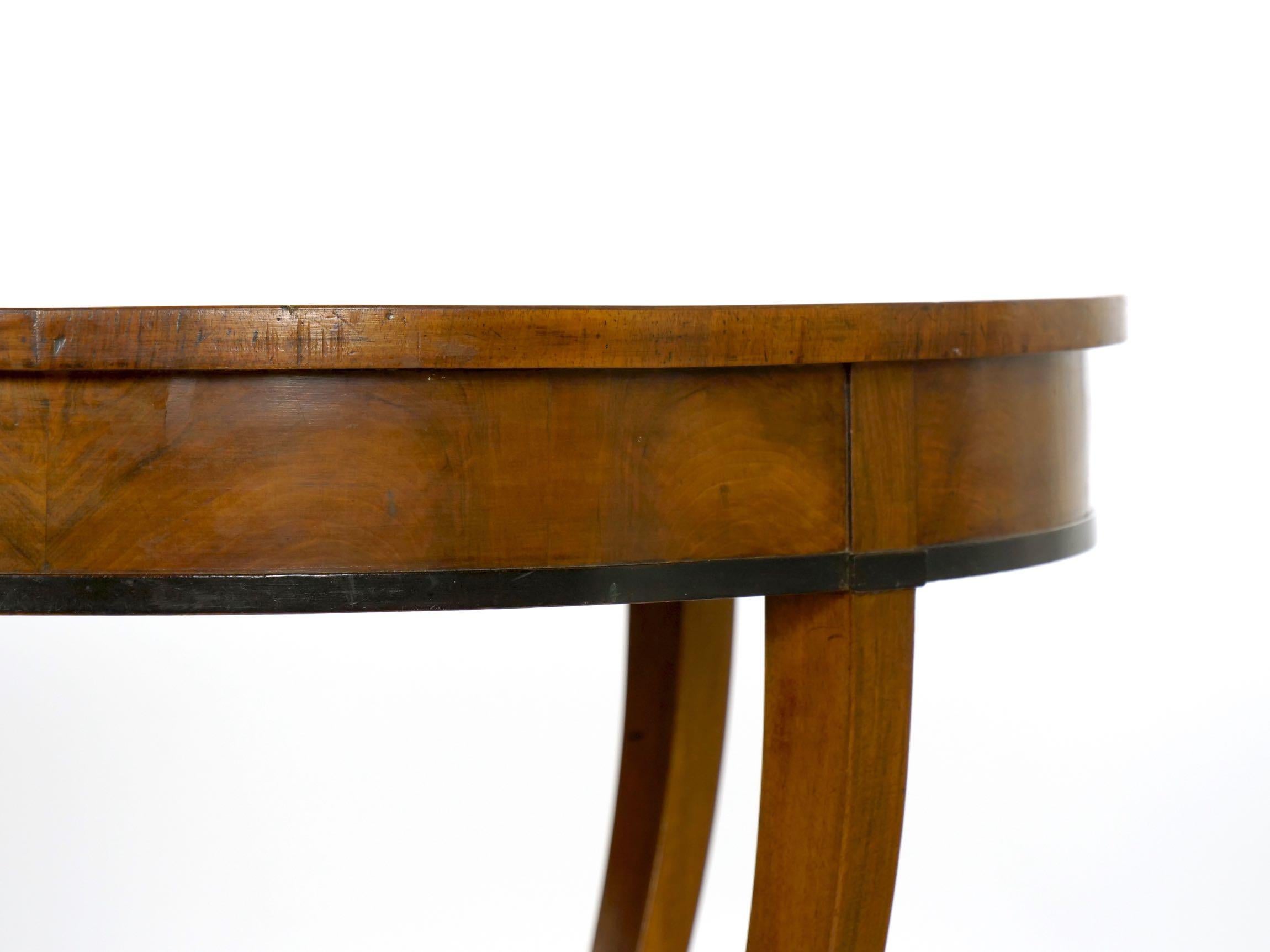 center hall tables round