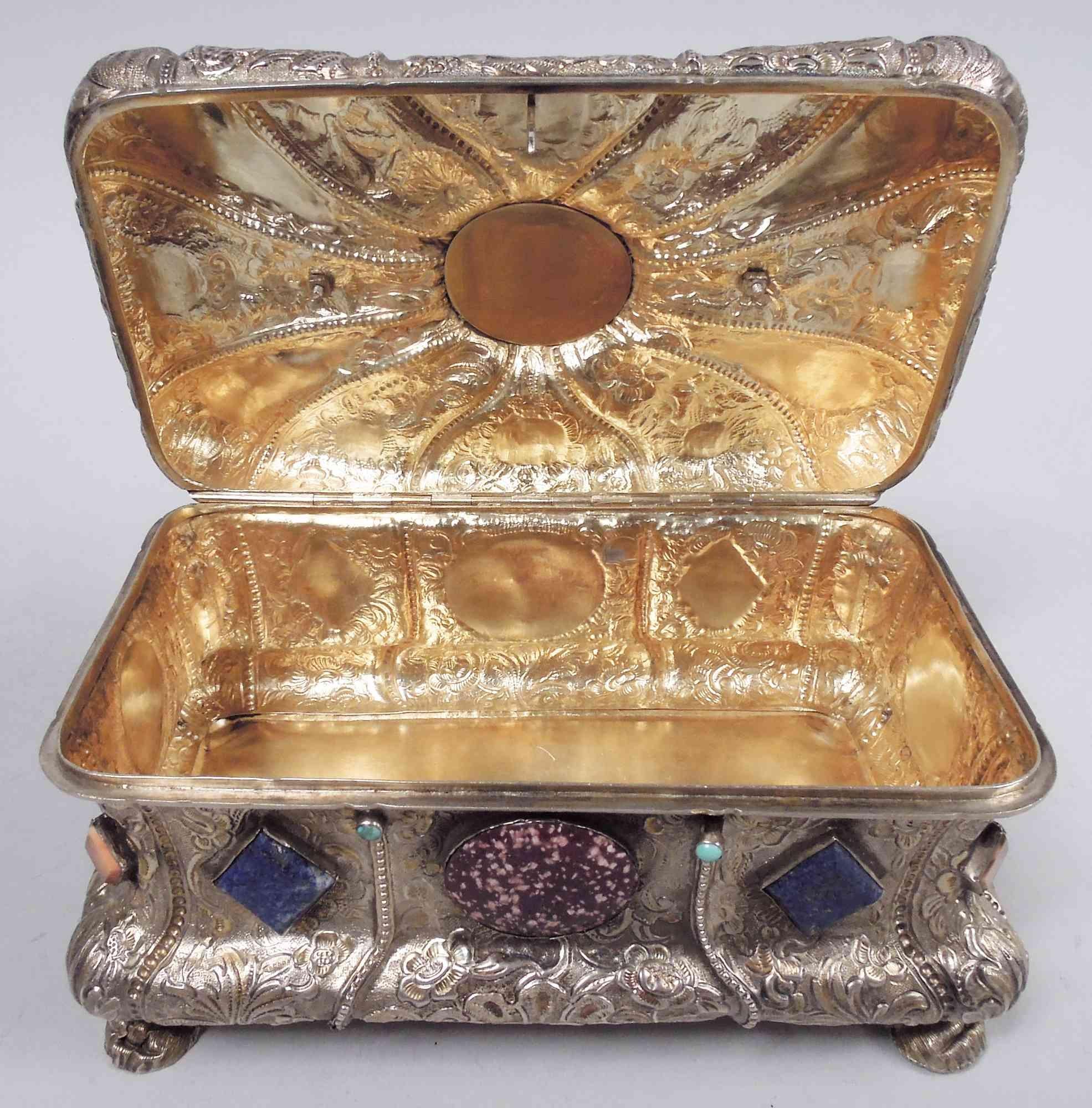 Österreichische Biedermeier Schatulle mit Juwelen, Silber vergoldet, mit Kameen, 1846 im Angebot 2
