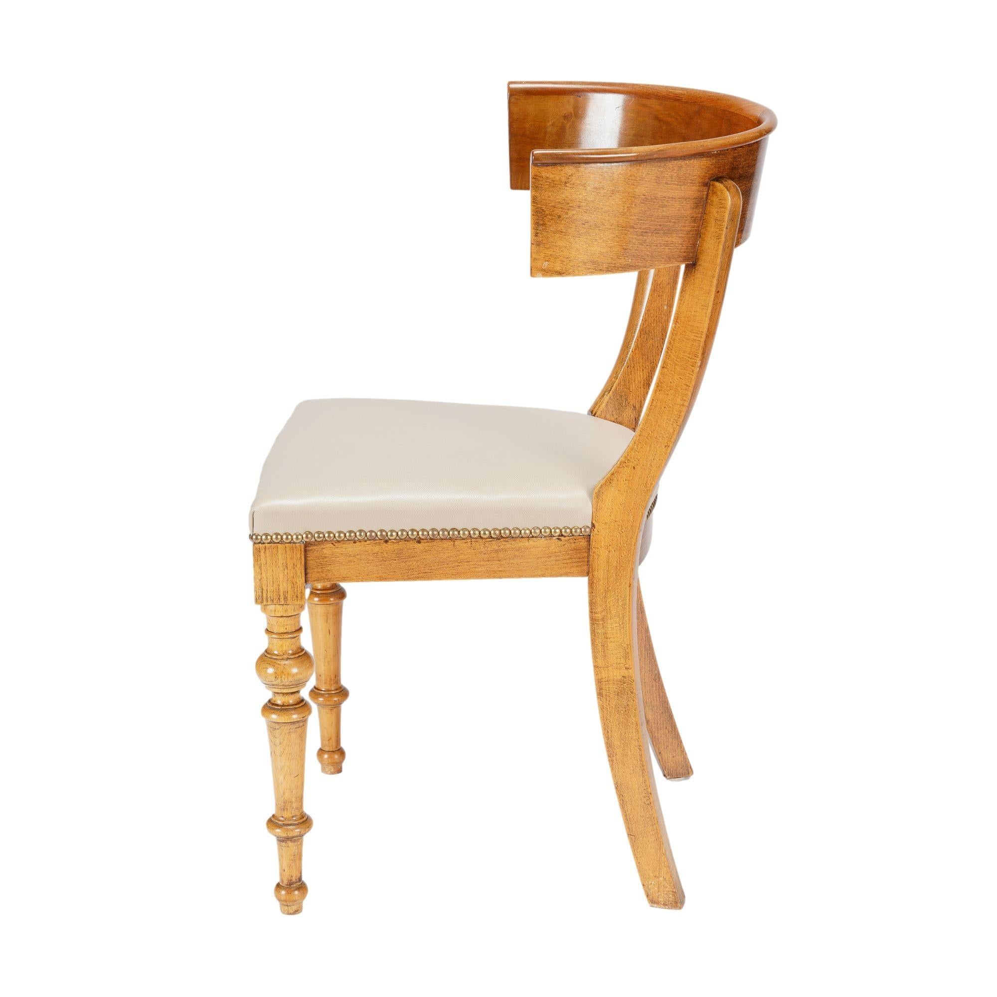 Silla austriaca Biedermeier klismos, c. 1820 Austríaco en venta