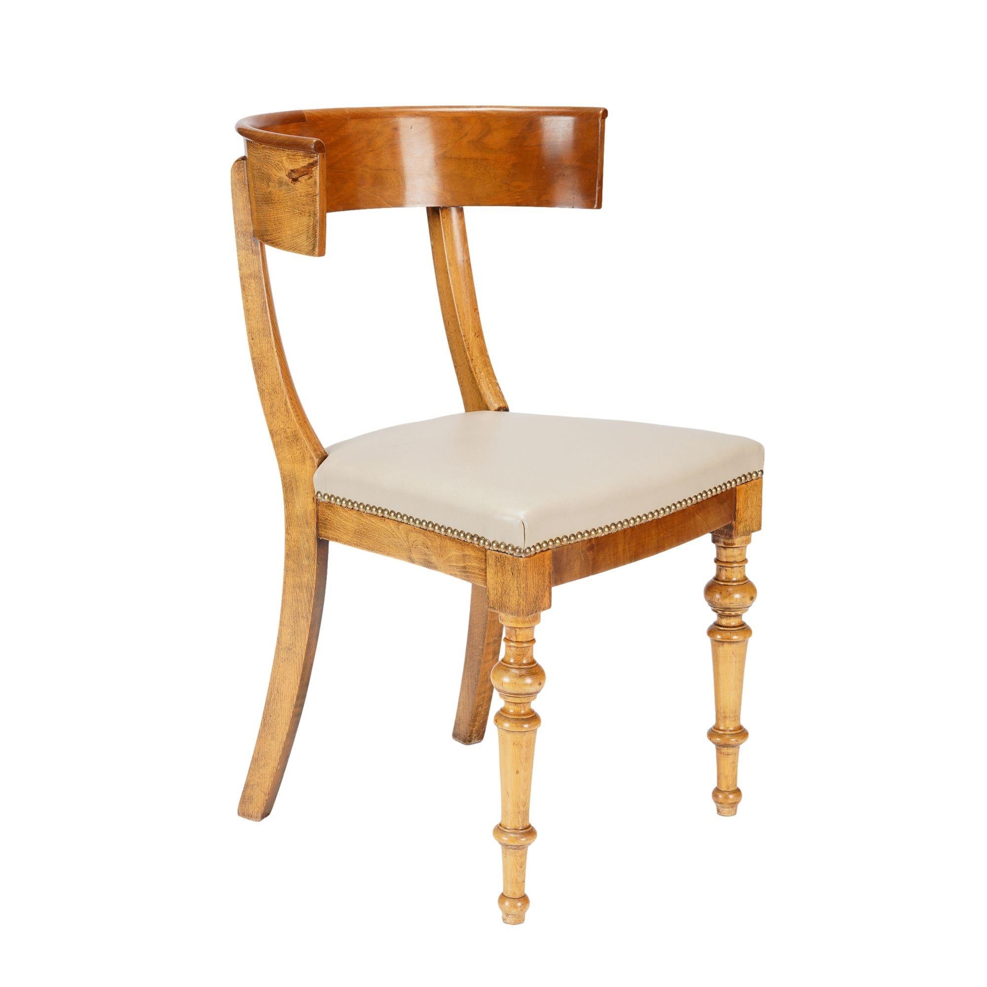 Silla austriaca Biedermeier klismos, c. 1820 en venta 2