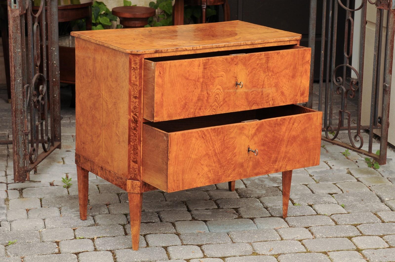 Veneer Austrian Biedermeier Period 1820s Burled Walnut Commode with Cross-Banded Motifs