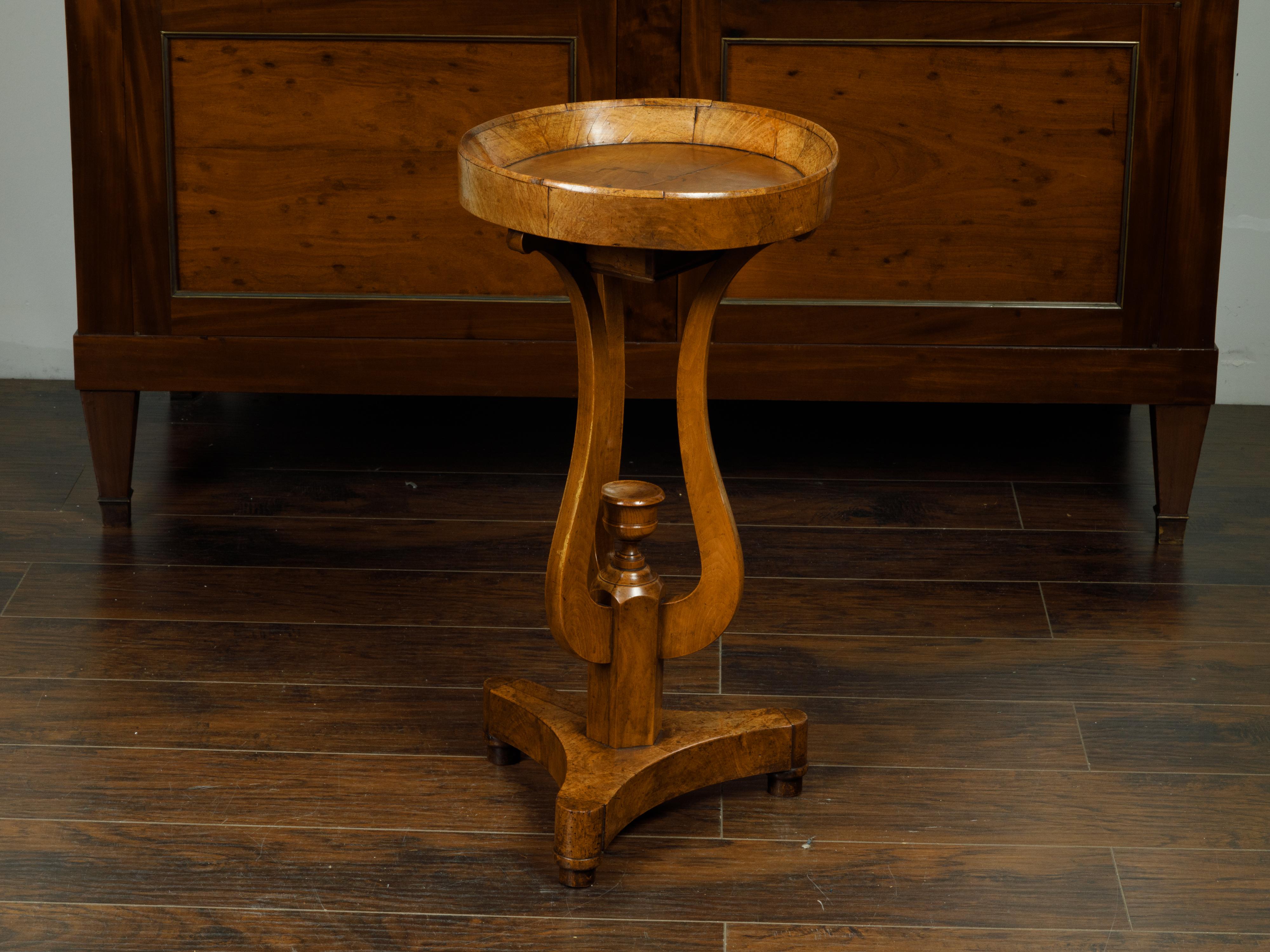 Austrian Biedermeier Period 1840s Guéridon Table with Tray Top and Lyre Base 3
